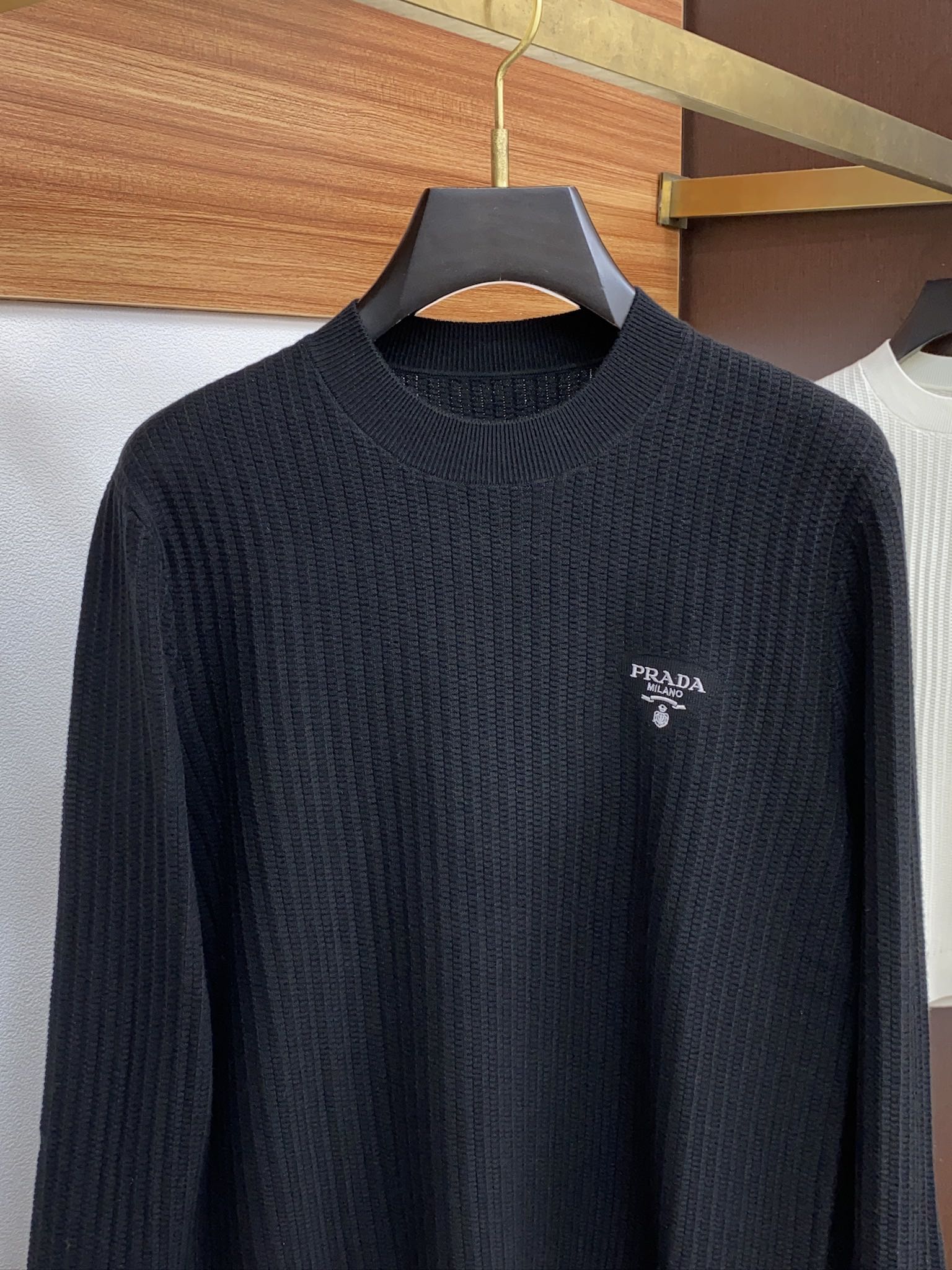 普拉达 重磅推荐！2025aw秋冬新款圆领毛衣 专柜同步 时尚经典基础款百分百羊毛针织衫 秋冬必备款 采