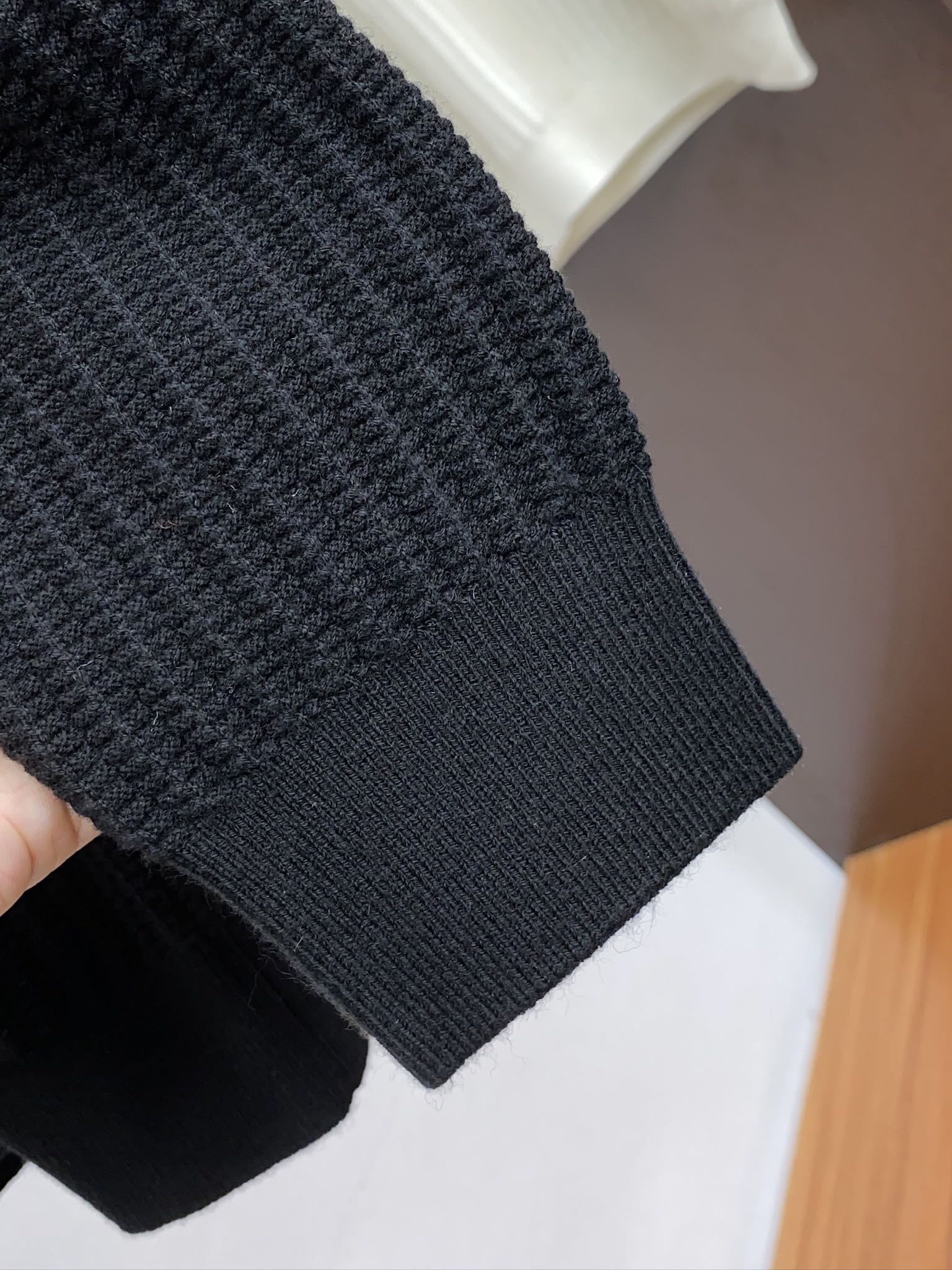 普拉达 重磅推荐！2025aw秋冬新款圆领毛衣 专柜同步 时尚经典基础款百分百羊毛针织衫 秋冬必备款 采