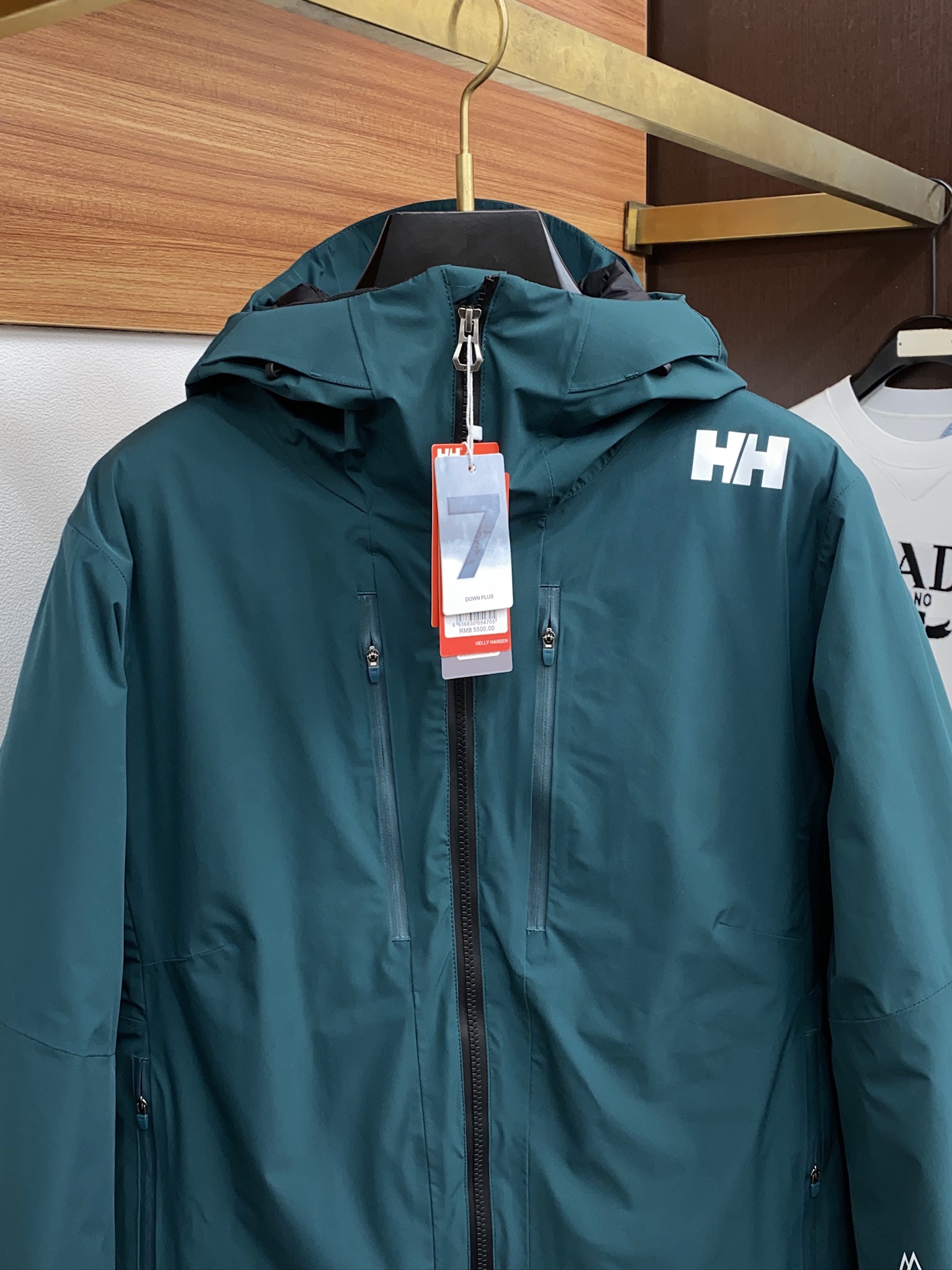 海丽汉森HELLYHANSEN/HH男士连帽羽绒服冲锋衣防风防水保暖户外夹克外套1:该冲锋衣使用DERM