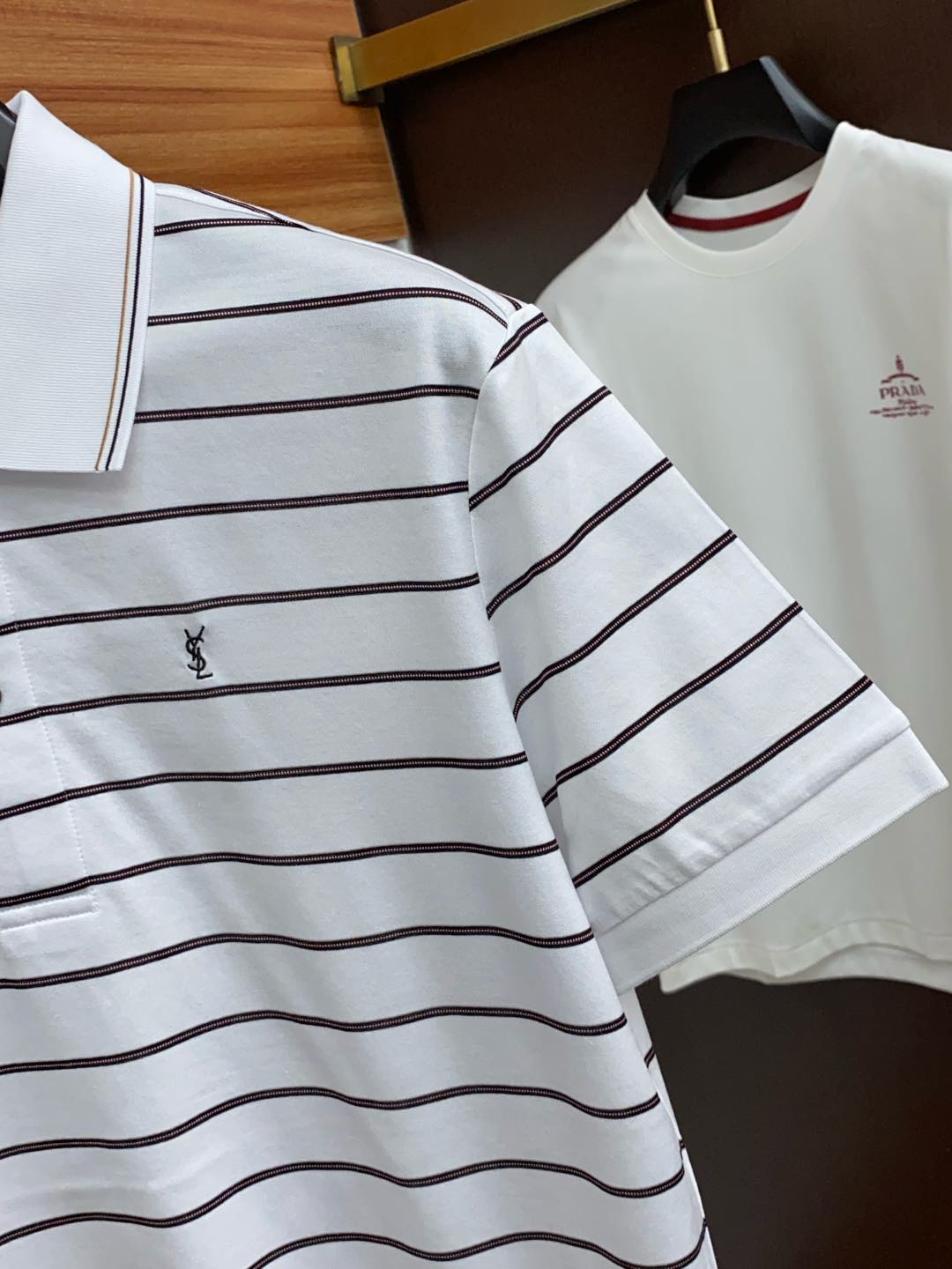  圣罗兰 25SS新款春夏短袖翻领T恤Polo，最高版本客供定制高端朱地面料简单时尚款，拼色螺纹超级好看