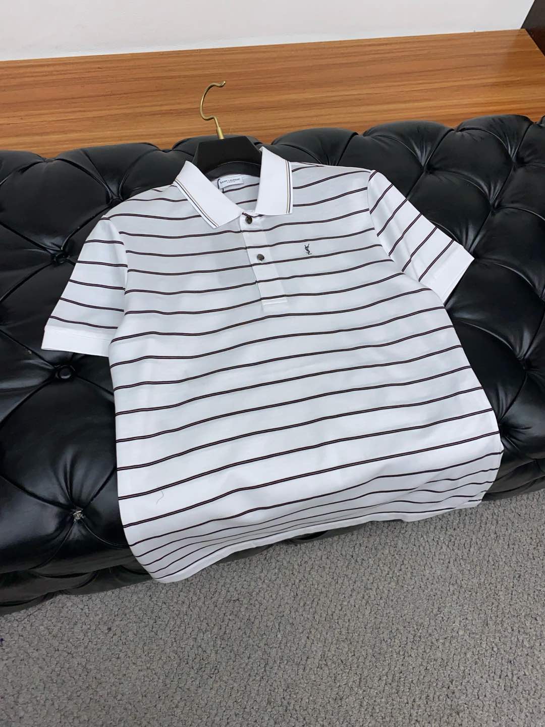  圣罗兰 25SS新款春夏短袖翻领T恤Polo，最高版本客供定制高端朱地面料简单时尚款，拼色螺纹超级好看