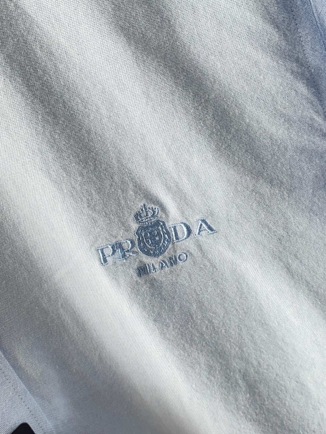 Prada 2025 Male Long Sleeve Shirt: Business and Leisure Style in Organic Cotton - 图片 5