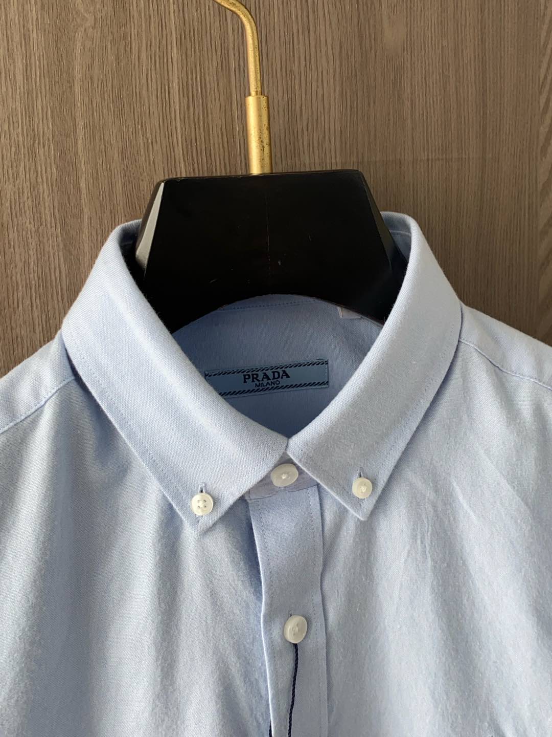 Prada 2025 Male Long Sleeve Shirt: Business and Leisure Style in Organic Cotton - 图片 3
