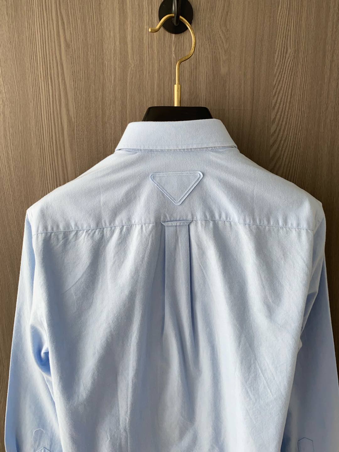 Prada 2025 Male Long Sleeve Shirt: Business and Leisure Style in Organic Cotton - 图片 9