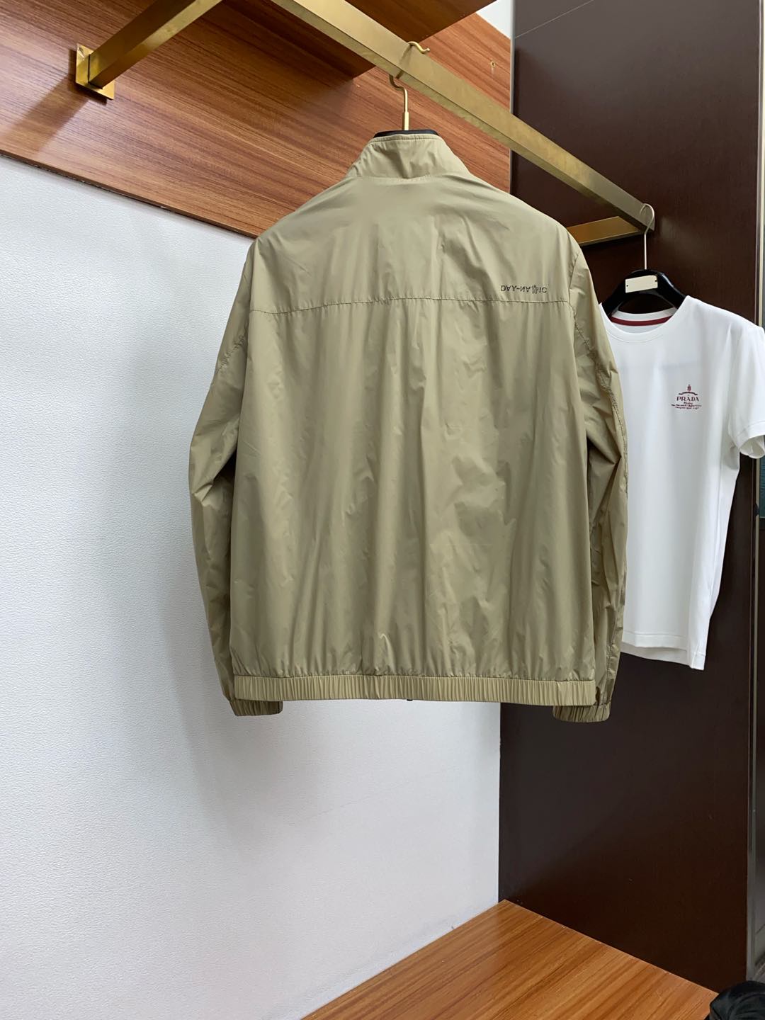  蒙口 25新品立领双面外套 时尚帅气，简约百搭款 定制原版面料 不仅挺括 保持潮流的廓形，又穿着舒适，