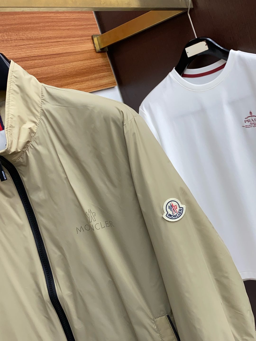  蒙口 25新品立领双面外套 时尚帅气，简约百搭款 定制原版面料 不仅挺括 保持潮流的廓形，又穿着舒适，