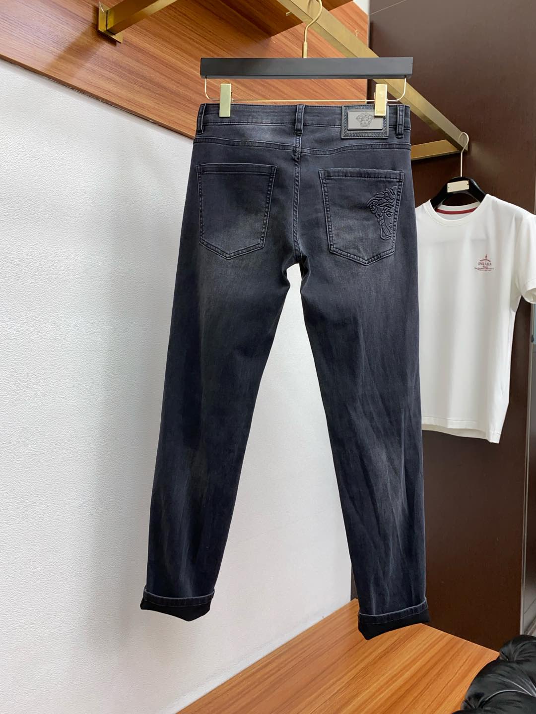  范思哲 25春夏新品 修身原单男士水洗牛仔裤纯血统品 每季必出的类型，无需质疑的热卖王牌单品，符合四季