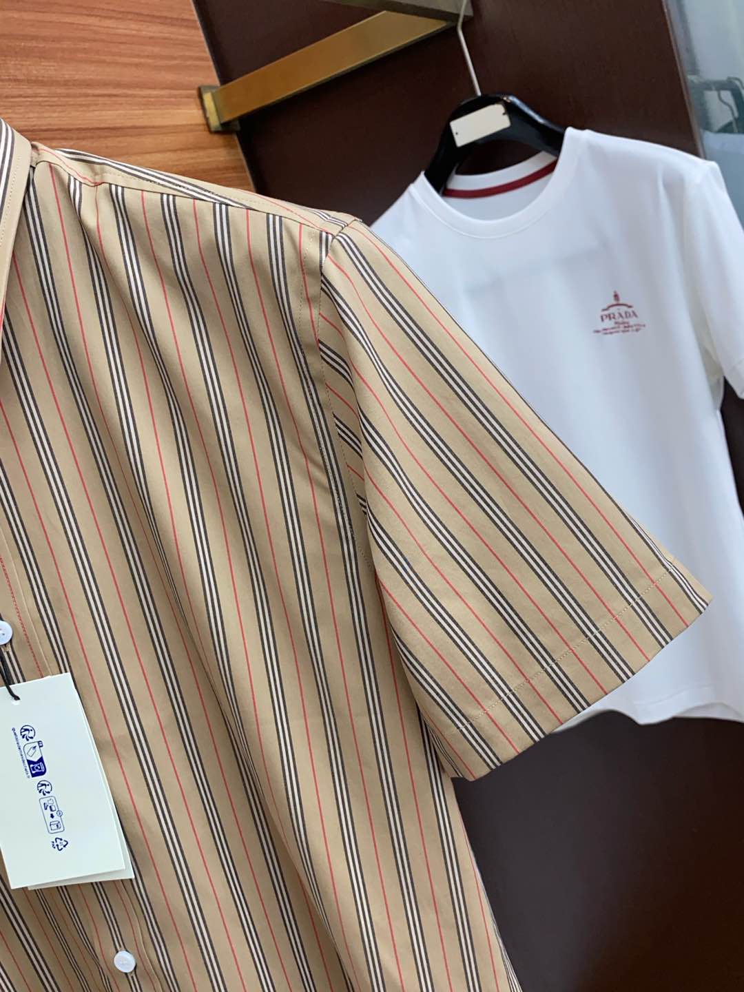  巴宝莉 2025 男士衬衫，商务休闲修身款短袖衬衣！ 宜商务 宜休闲！早秋限量新款，都市商务气质款！ 