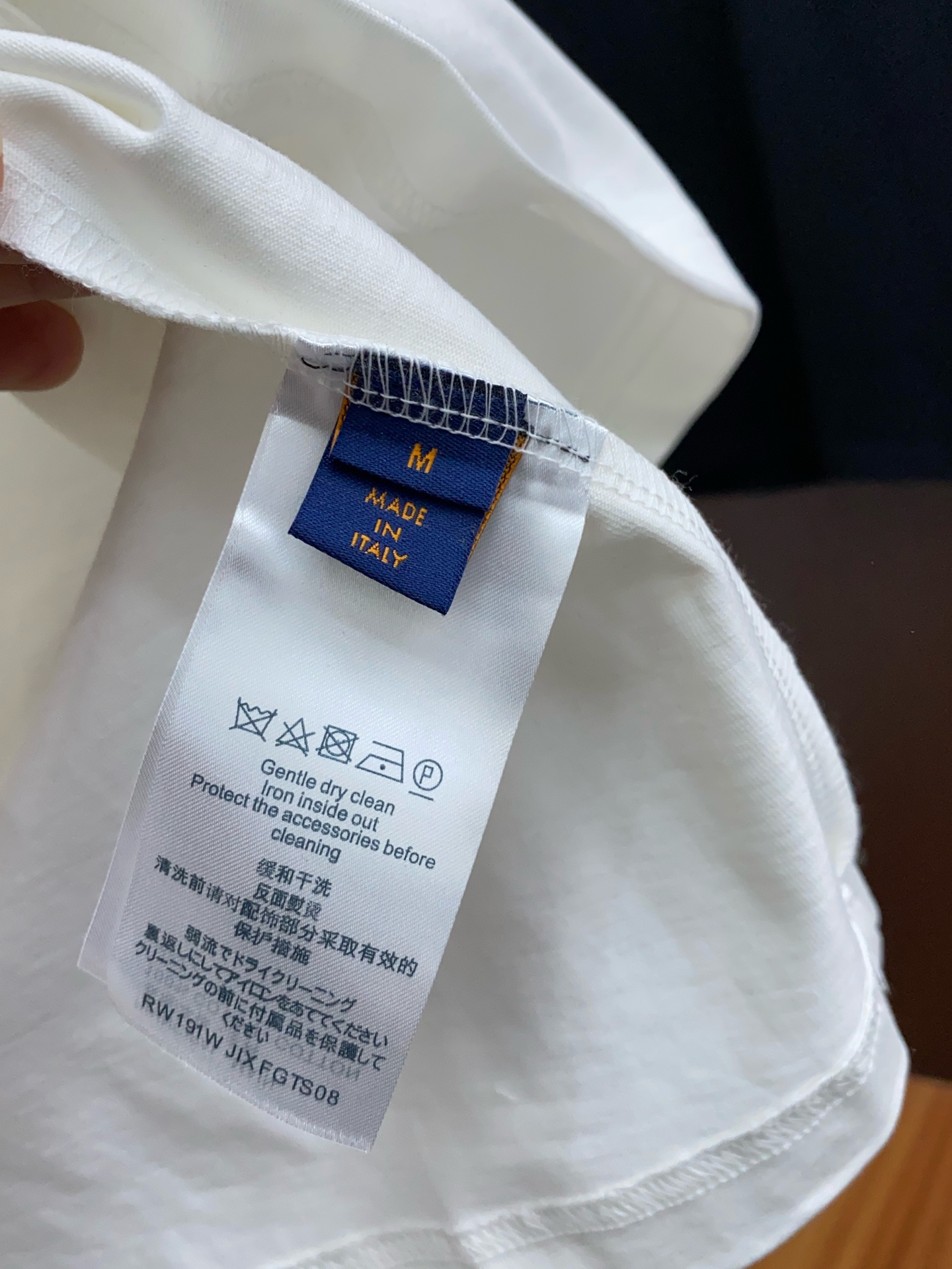  1v 路易威登 2025FW 印花/刺绣重磅纯棉 半袖T恤 /棉质半袖T恤 本款棉质T 恤以当季色调传