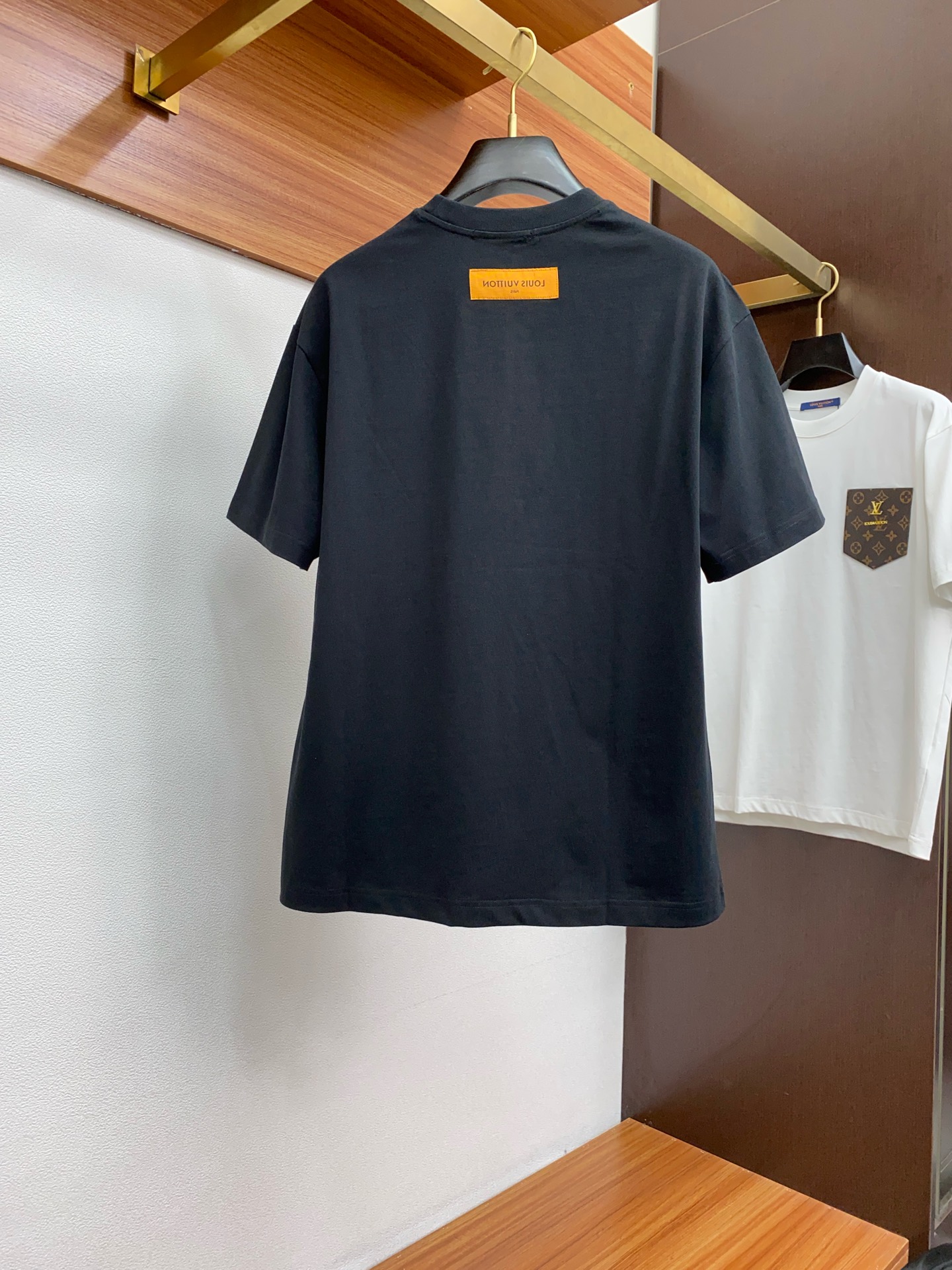  1v 路易威登 2025FW 印花/刺绣重磅纯棉 半袖T恤 /棉质半袖T恤 本款棉质T 恤以当季色调传