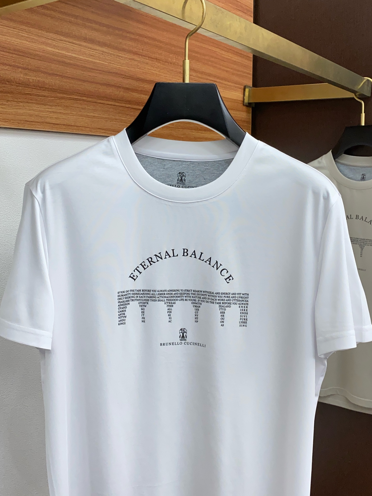 BC 专柜官网同步发售！辅料全部原版定制出品，贸易公司真品订单。高级定制进口面料，以天然植物芘麻面料 