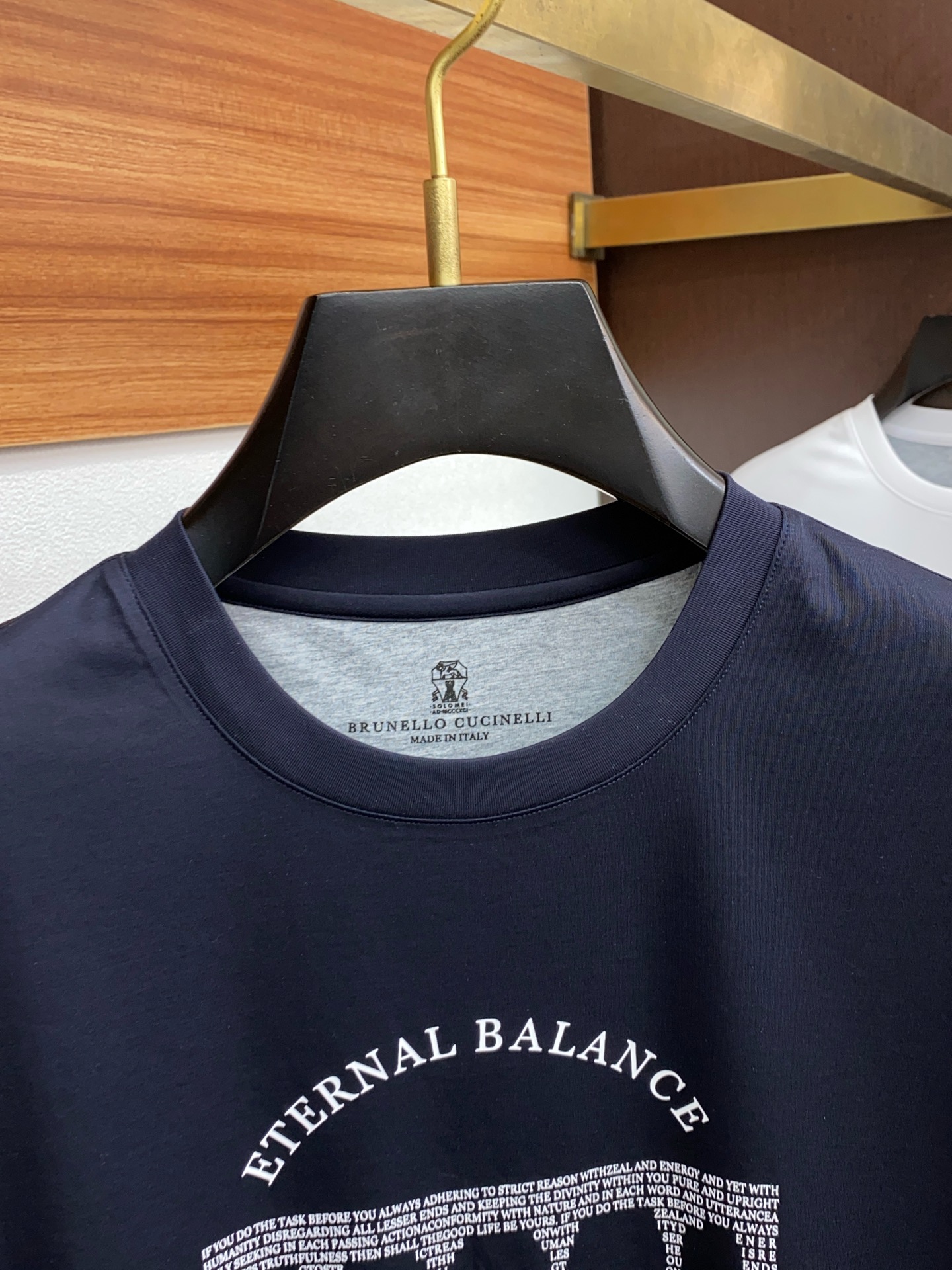  BC 专柜官网同步发售！辅料全部原版定制出品，贸易公司真品订单。高级定制进口面料，以天然植物芘麻面料 