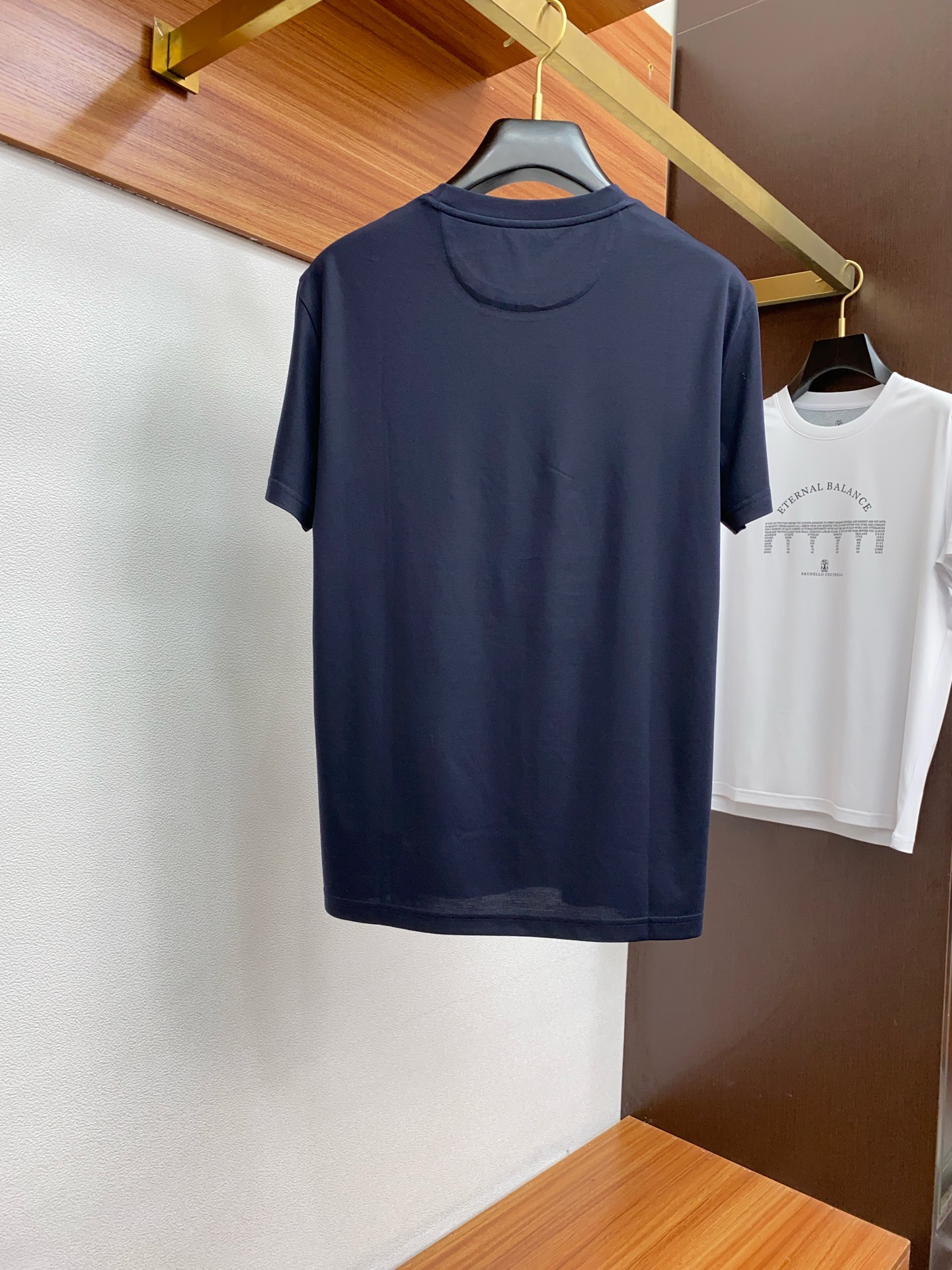  BC 专柜官网同步发售！辅料全部原版定制出品，贸易公司真品订单。高级定制进口面料，以天然植物芘麻面料 