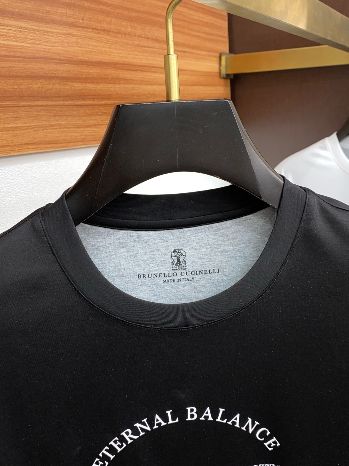  BC 专柜官网同步发售！辅料全部原版定制出品，贸易公司真品订单。高级定制进口面料，以天然植物芘麻面料 