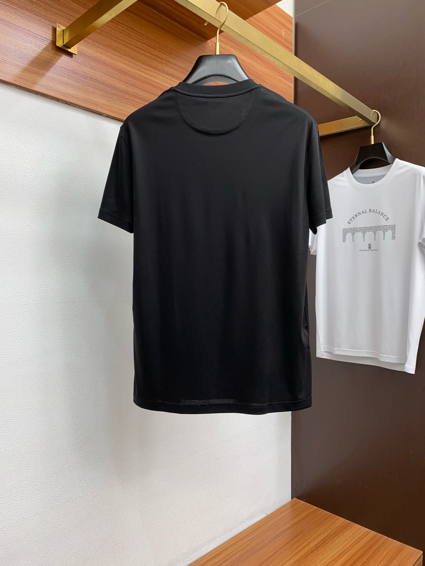  BC 专柜官网同步发售！辅料全部原版定制出品，贸易公司真品订单。高级定制进口面料，以天然植物芘麻面料 