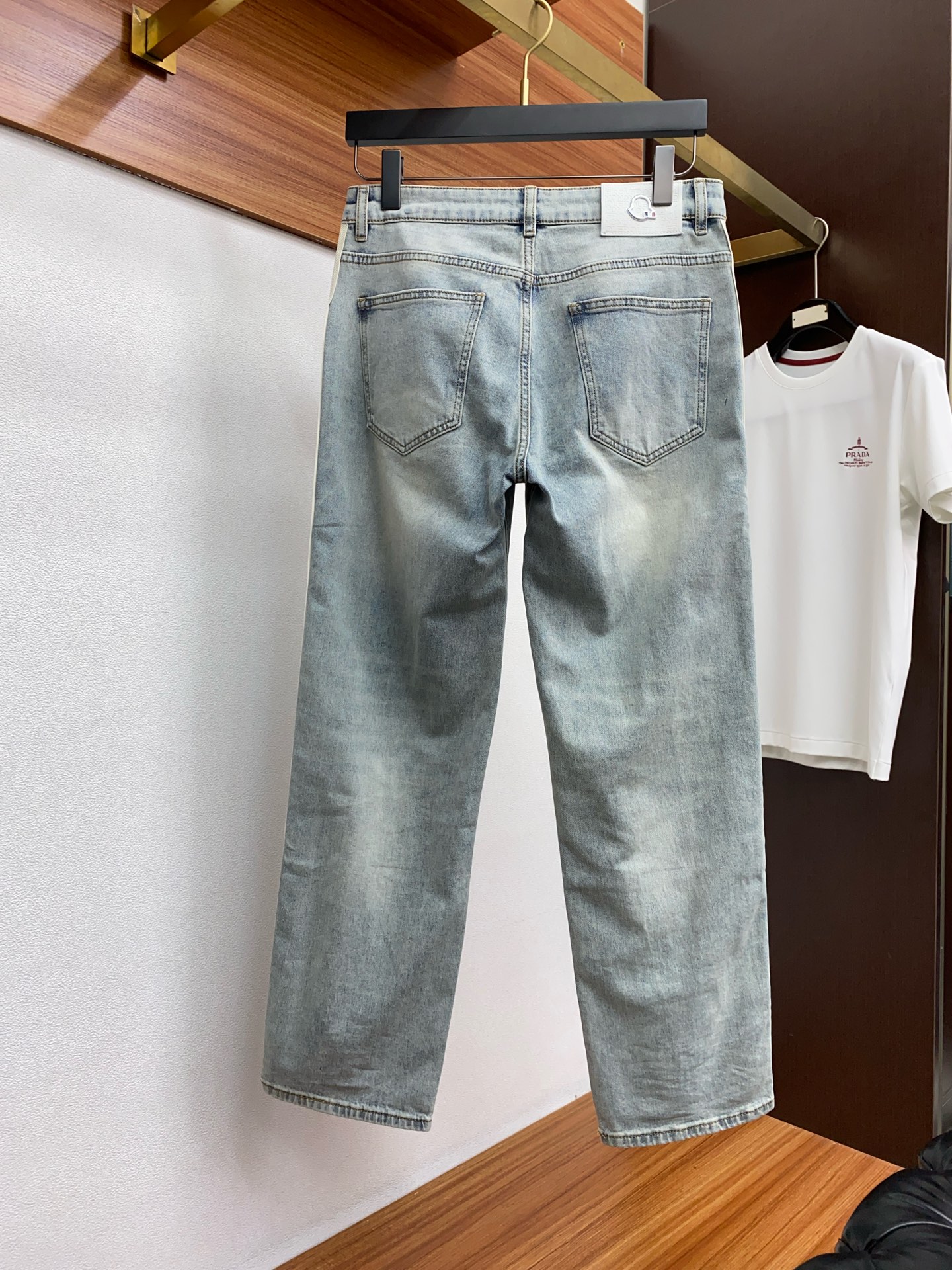  蒙口 2024SS早春 新品 原单男士水洗直筒织带牛仔裤纯血统品 G柜5800
每季必出的类型，无需质