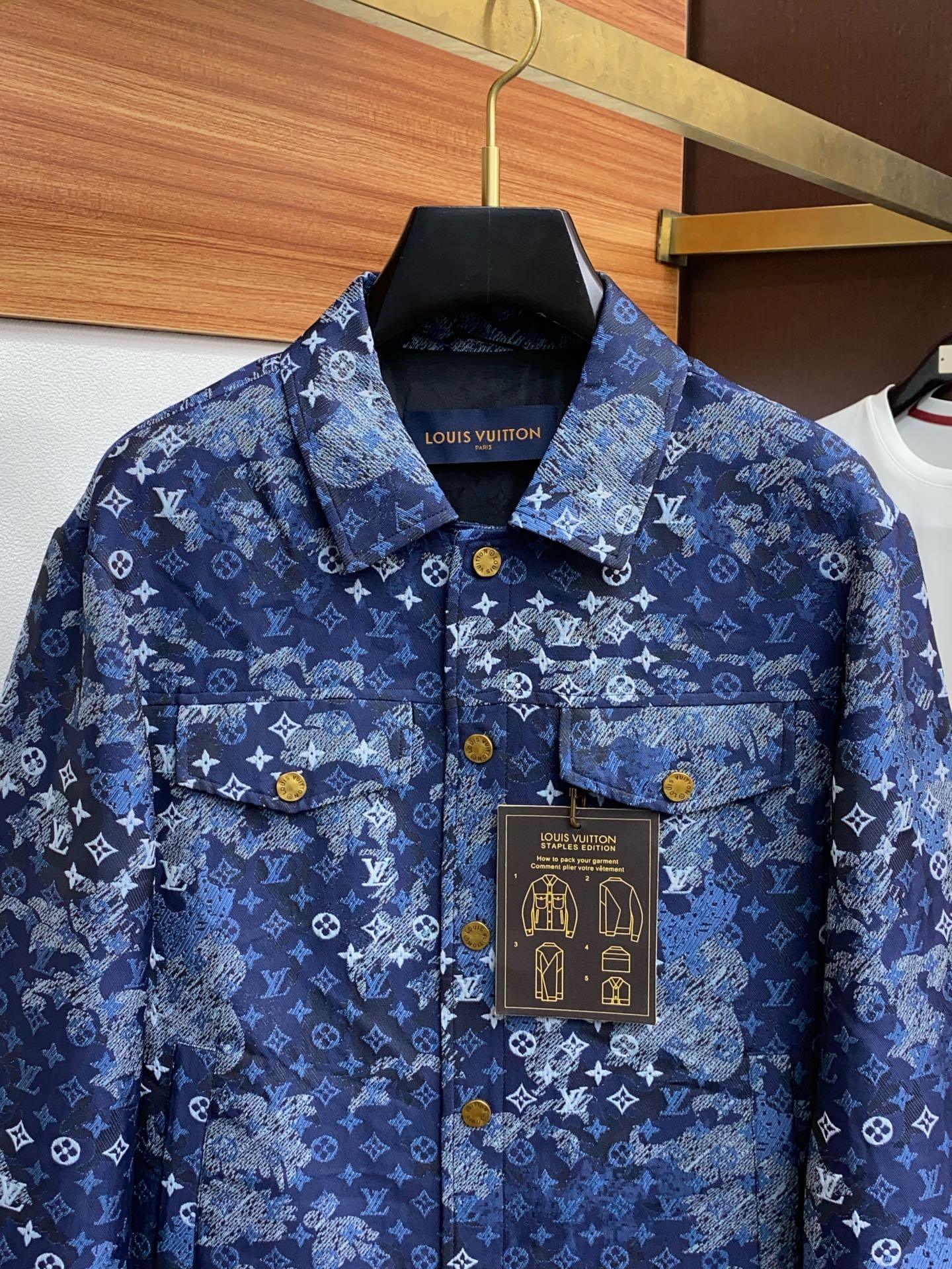1v 路易威登 2025FW男士翻领夹克男装外套,休闲日常穿搭单品!上身修饰身形、提花面料将时装美学和