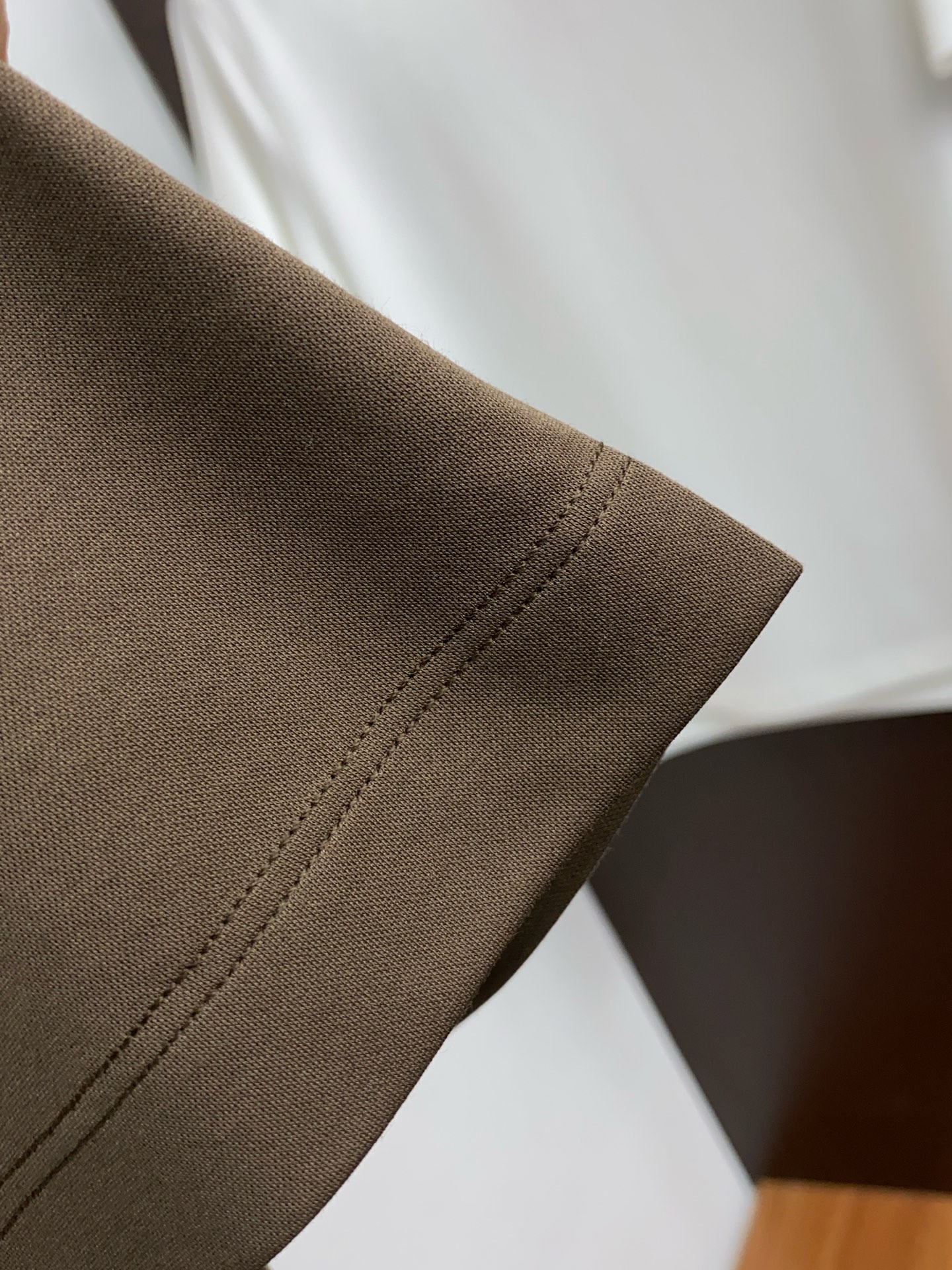  kiton 专柜官网同步发售！辅料全部原版定制出品，贸易公司真品订单。高级定制进口面料，以天然植物芘麻