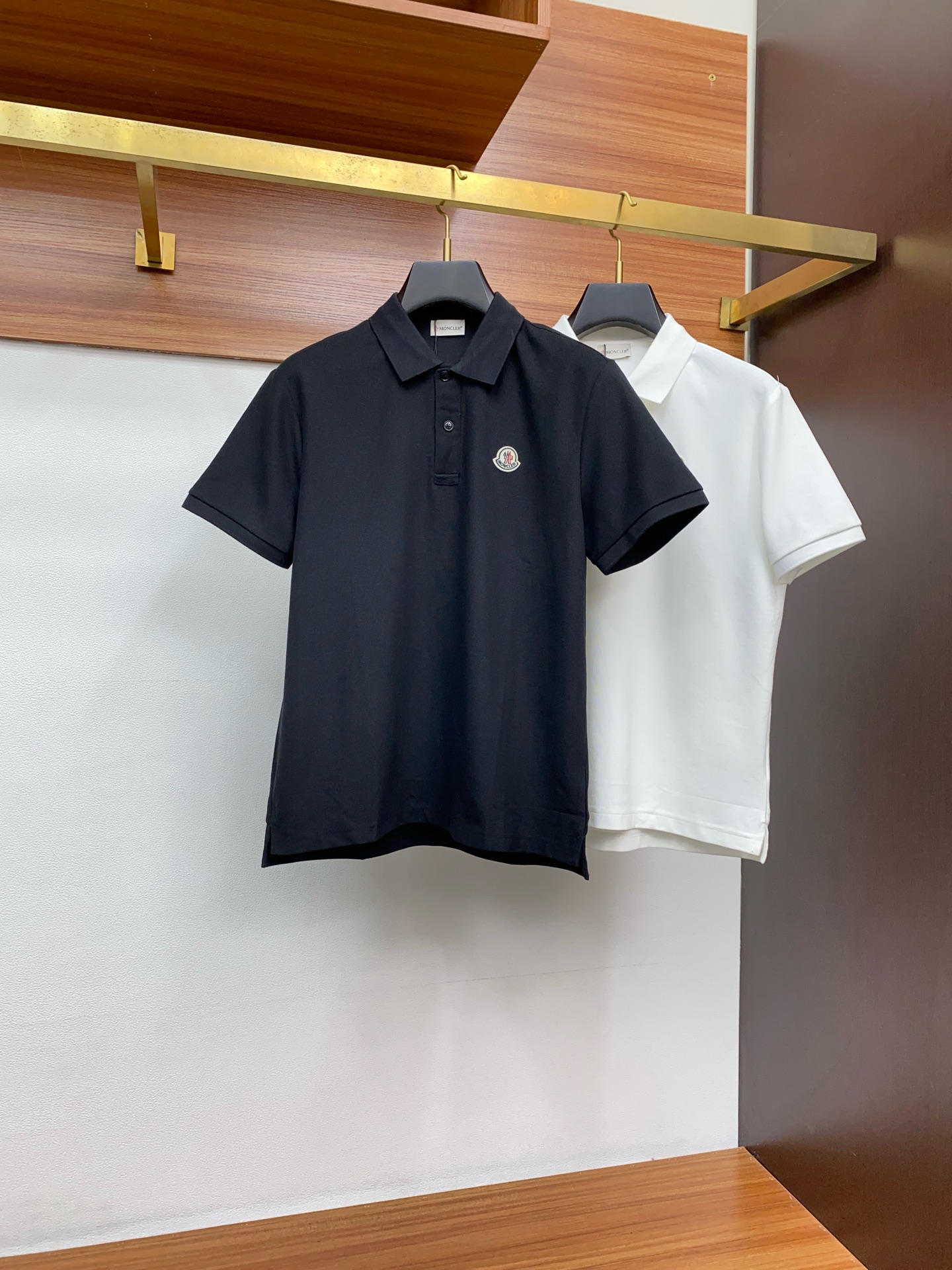  蒙口 2024ssHK专柜同款同步上新短袖翻领Polo定制珠地面料  胸前品牌工艺构成标志彰显品牌奢华