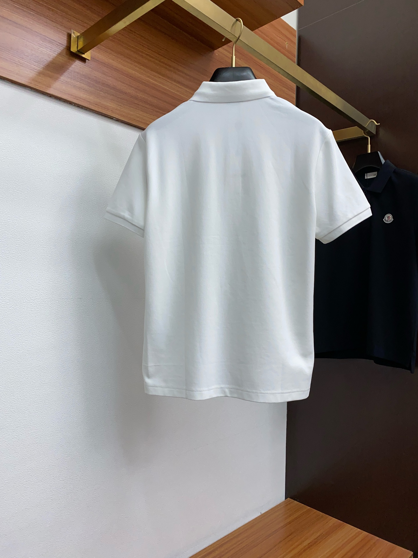 蒙口 2024ssHK专柜同款同步上新短袖翻领Polo定制珠地面料  胸前品牌工艺构成标志彰显品牌奢华