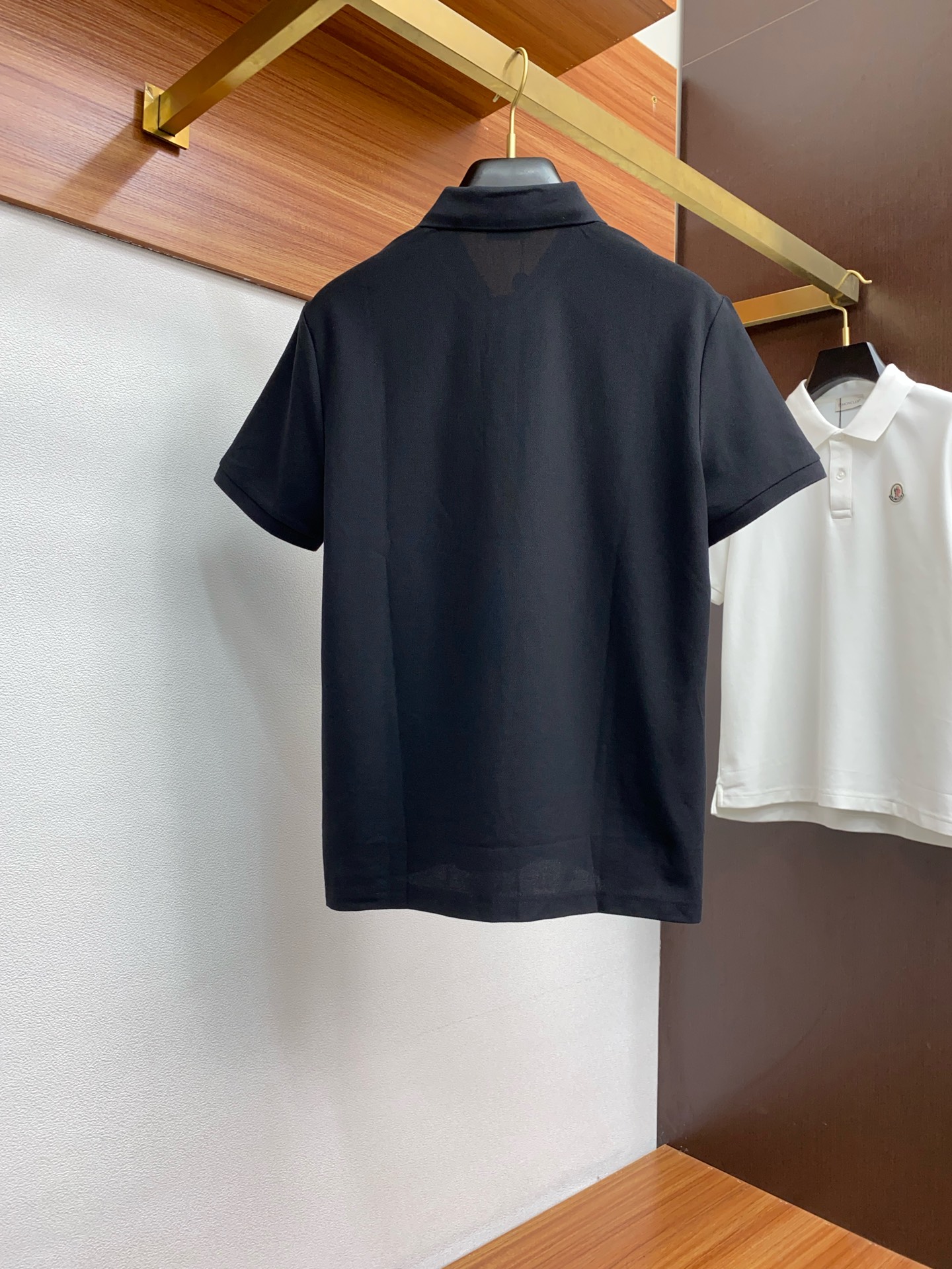  蒙口 2024ssHK专柜同款同步上新短袖翻领Polo定制珠地面料  胸前品牌工艺构成标志彰显品牌奢华