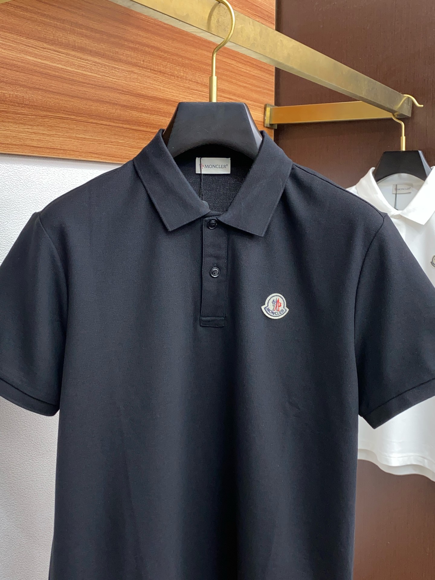  蒙口 2024ssHK专柜同款同步上新短袖翻领Polo定制珠地面料  胸前品牌工艺构成标志彰显品牌奢华