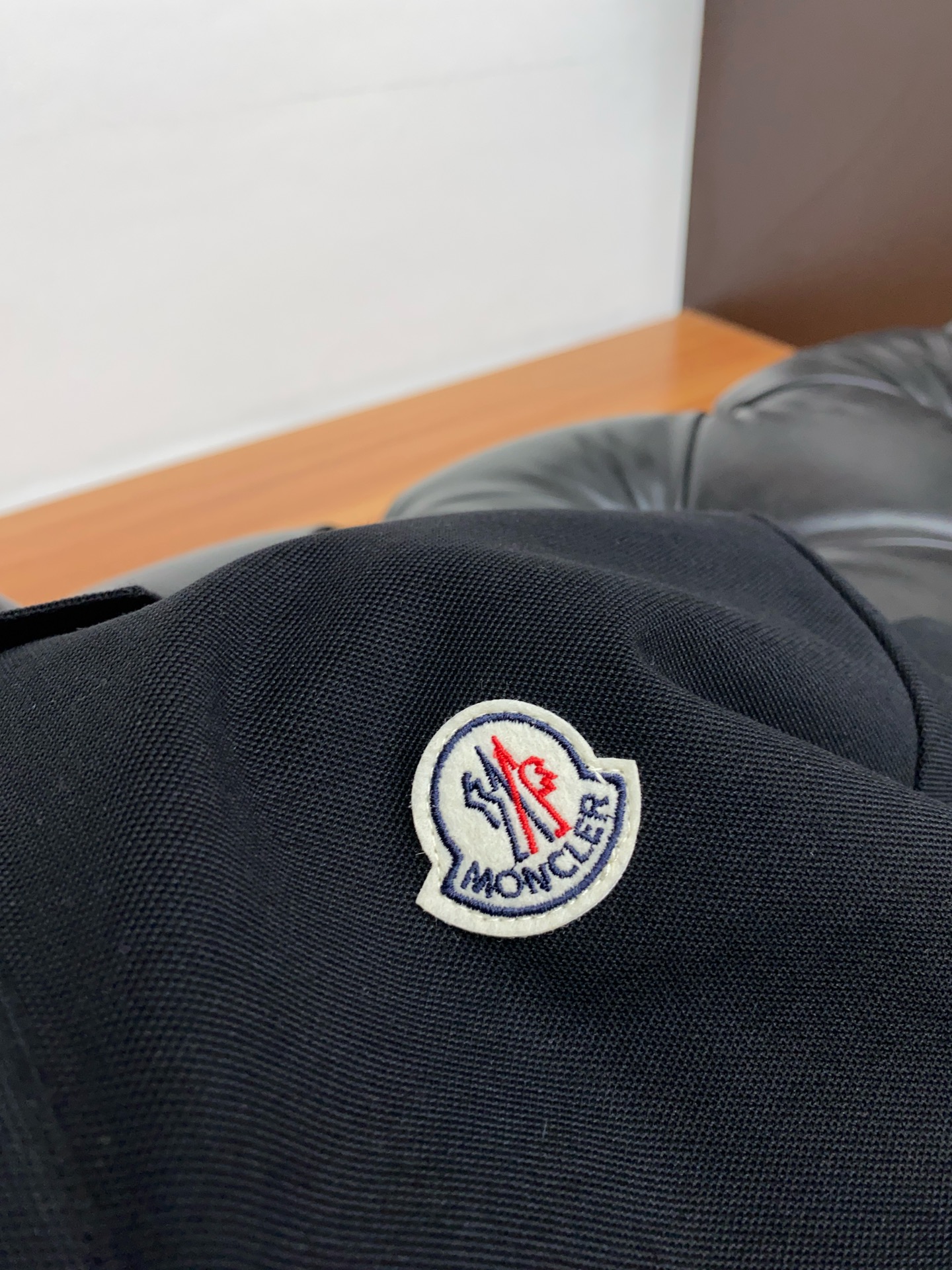  蒙口 2024ssHK专柜同款同步上新短袖翻领Polo定制珠地面料  胸前品牌工艺构成标志彰显品牌奢华