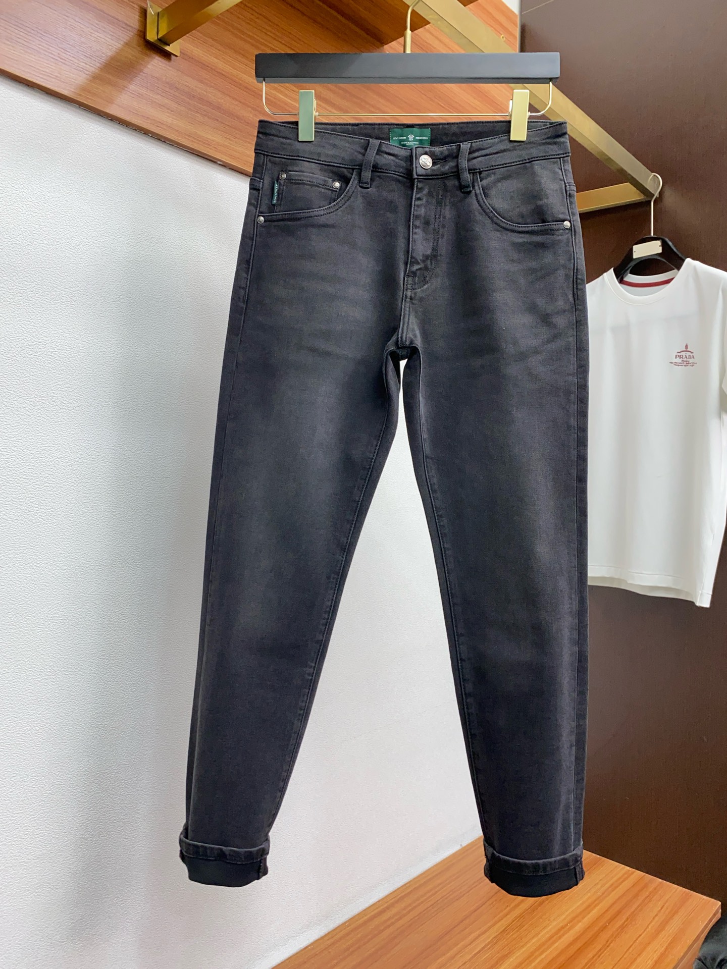  菲拉格慕 2025SS早春 新品 原单男士水洗牛仔裤纯血统品  每季必出的类型，无需质疑的热卖王牌单品