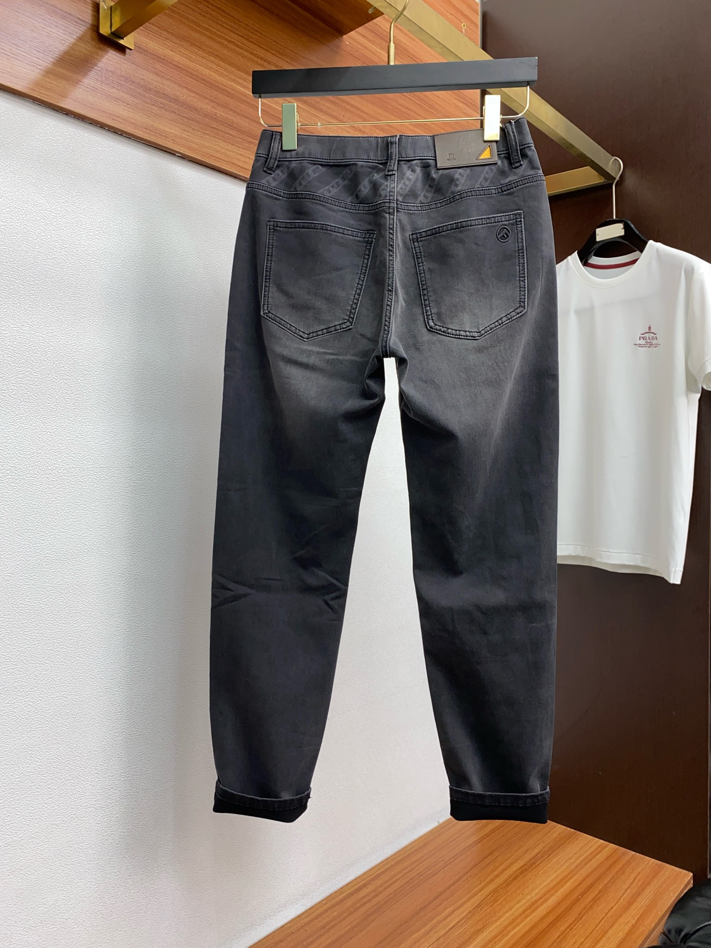  芬迪 2025SS早春 新品 原单男士水洗牛仔裤纯血统品  每季必出的类型，无需质疑的热卖王牌单品，符