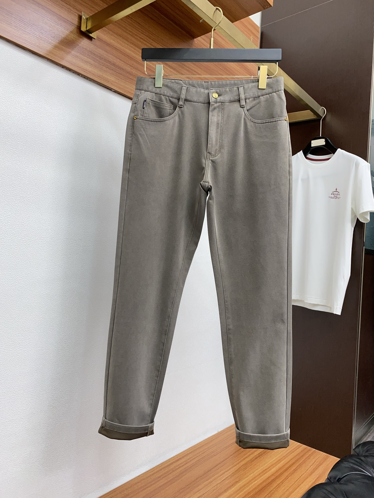 Top-Tide Fashioners: 2025 Spring & Summer New Recreational Pants with Five Bags - 图片 2