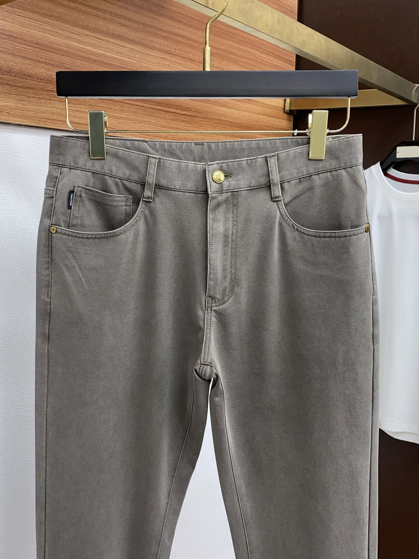 Top-Tide Fashioners: 2025 Spring & Summer New Recreational Pants with Five Bags - 图片 3