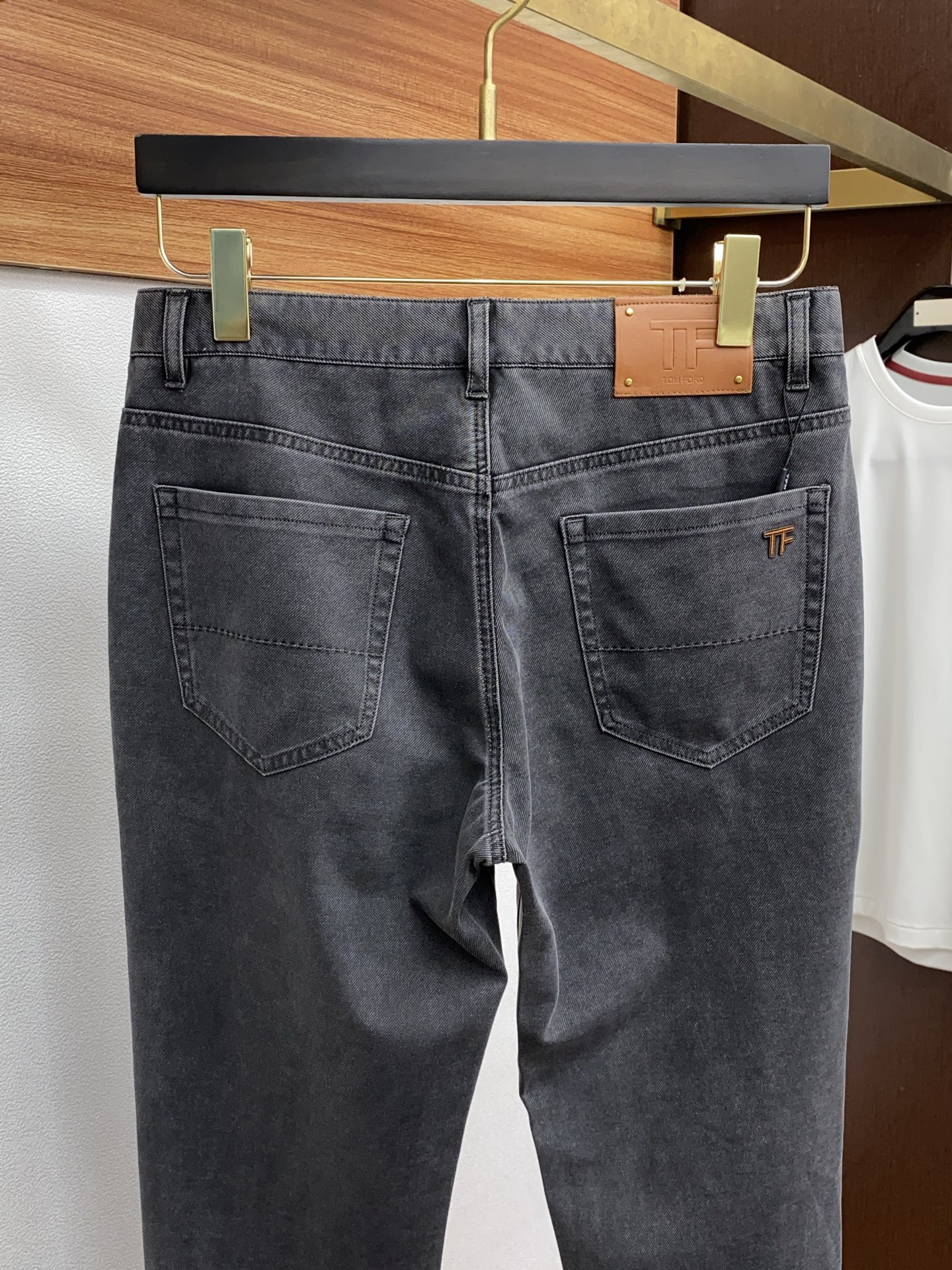 Top-Tide Fashioners: 2025 Spring & Summer New Baggy Pants Collection with Fine Gold - 图片 9