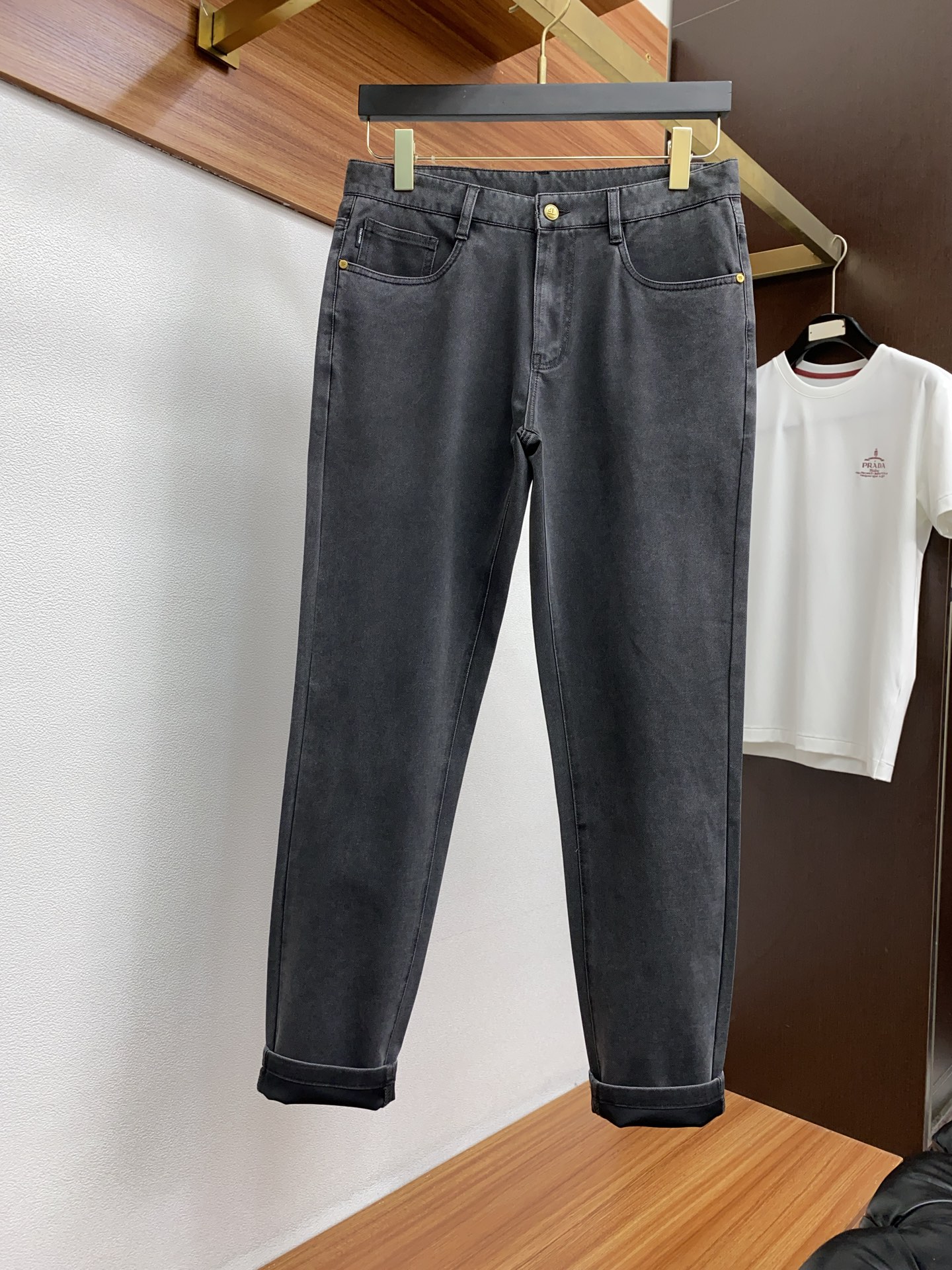 Top-Tide Fashioners: 2025 Spring & Summer New Baggy Pants Collection with Fine Gold - 图片 2
