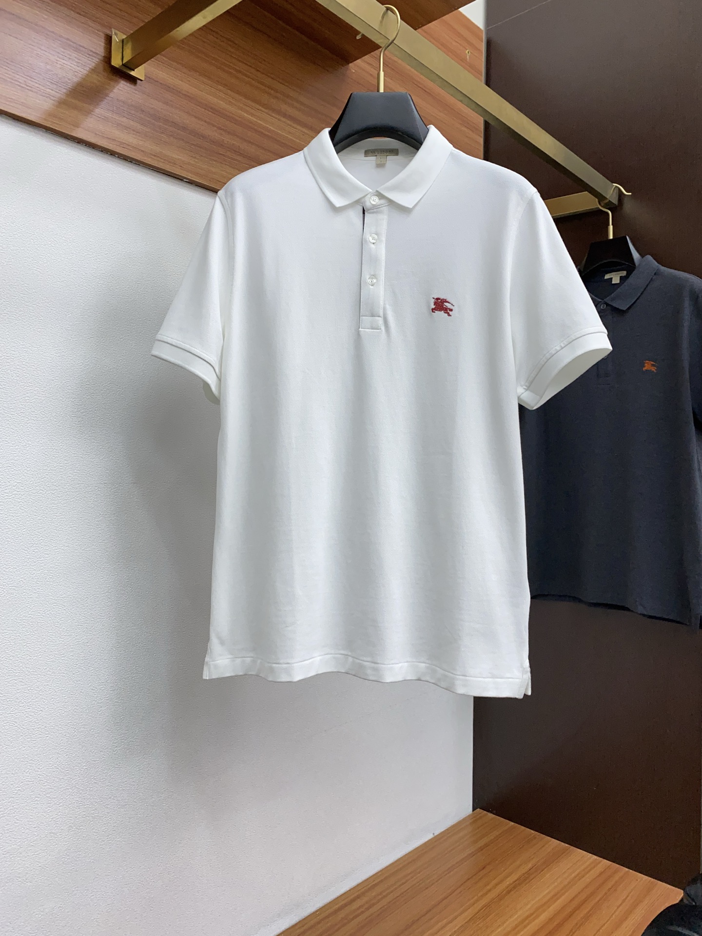  巴宝莉 2025春夏最新，官网春夏新款男士短袖翻领Polo衫，高端定制原版珠地棉面料 穿着舒适、丝滑透