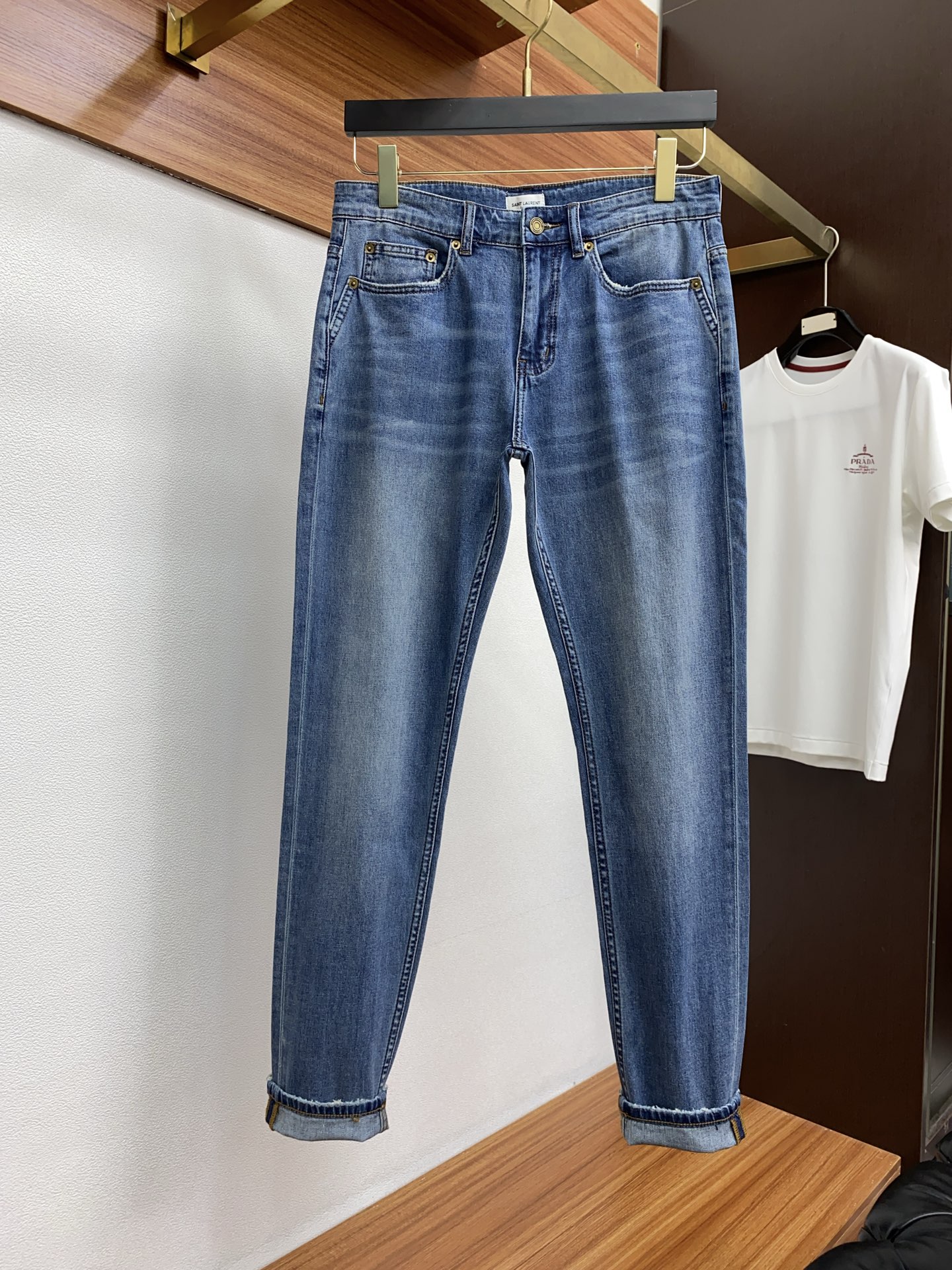 P574 St. Roland Men’s New Book: Unique Jeans with High-Quality Craftsmanship - 图片 2