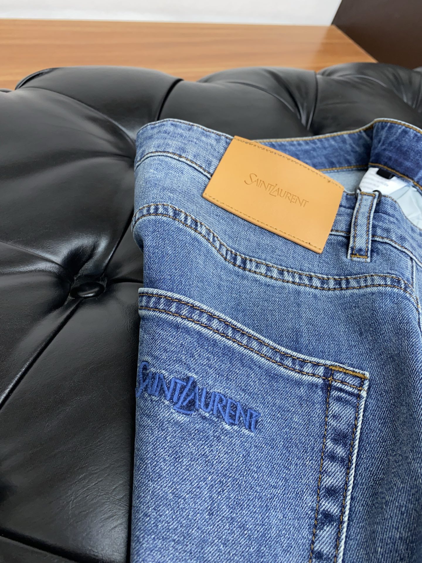 P574 St. Roland Men’s New Book: Unique Jeans with High-Quality Craftsmanship - 图片 5
