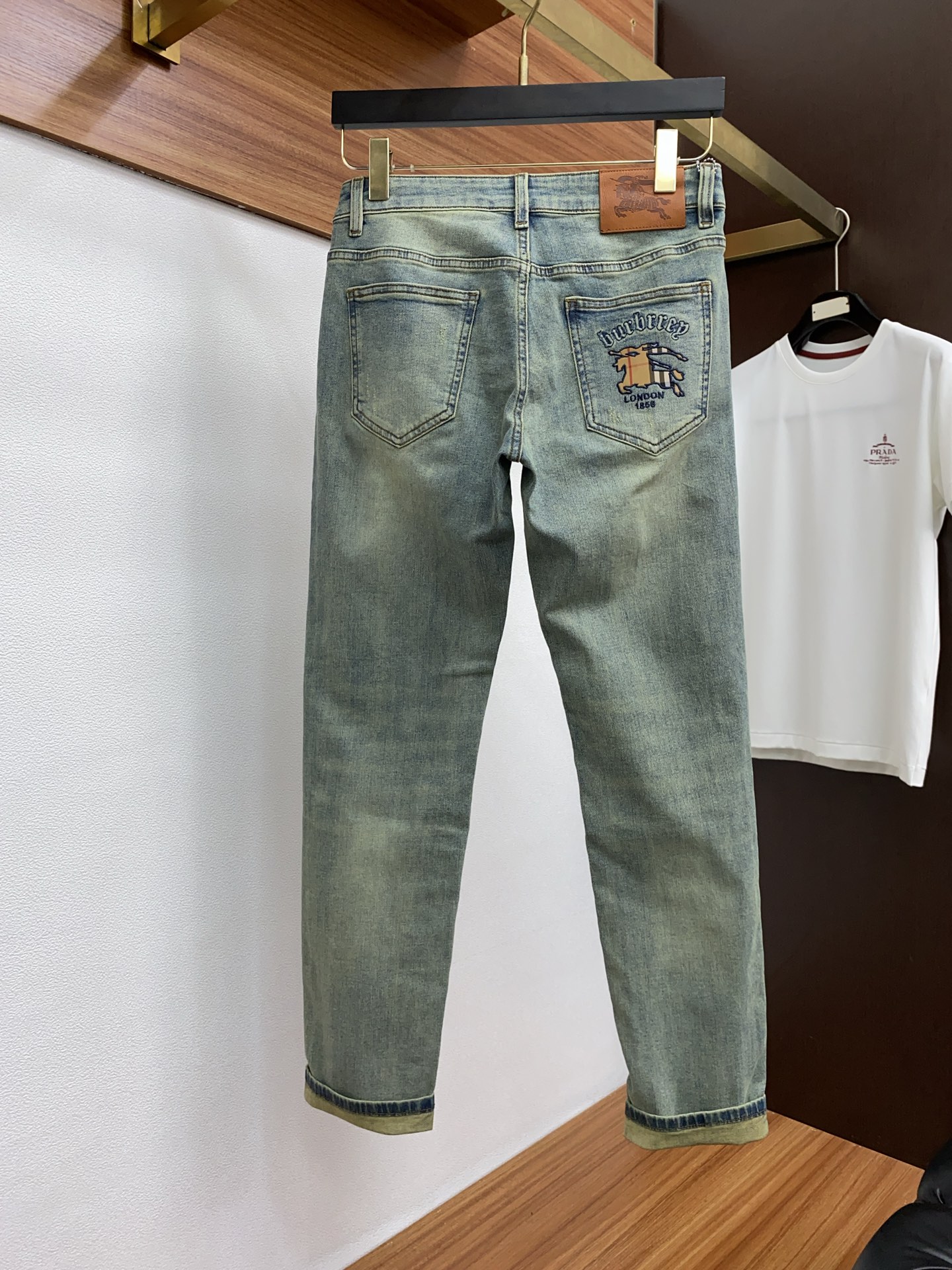  巴宝莉 2025SS早春 新品 原单男士水洗牛仔裤纯血统品 每季必出的类型，无需质疑的热卖王牌单品，符