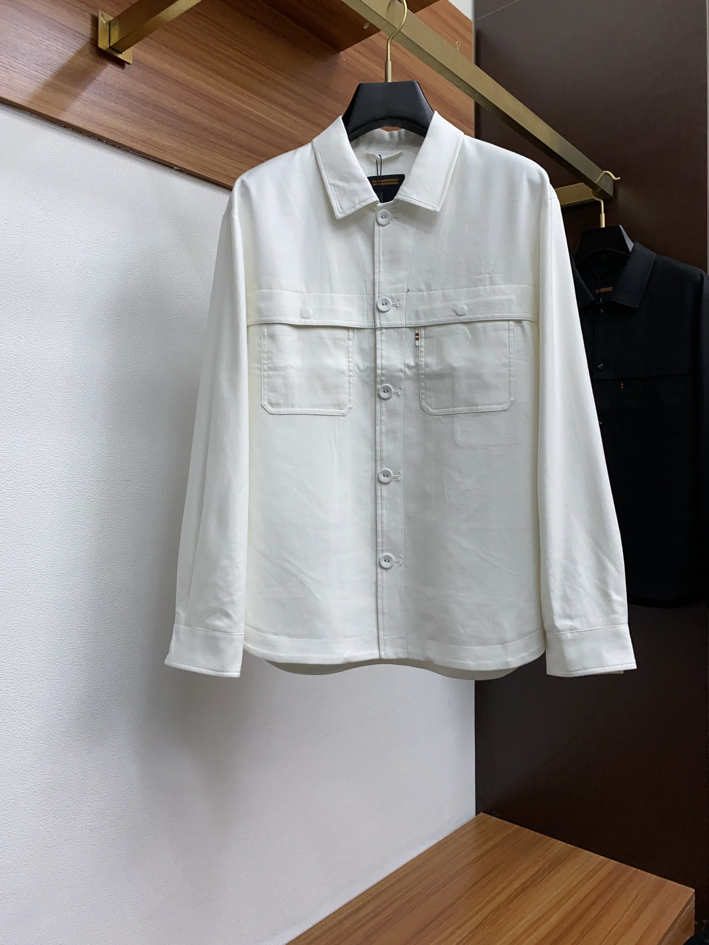 NO:121766,Jenia 2025FW men's lapel jacket, sweatshirt, men's jacket, casual and daily wear items!  The upper body is decorated with body shape and customized fabrics perfectly combine fashion aesthetics and new urban business and leisure concepts. Different styles are available for you to choose classic styles, never out of time. A jacket unlocks all-changing styles. Simple but not simple, details show quality. I want to both temperature and demeanor. Break the convention and wear it out. Trends are fleeting, styles are always light and comfortable, and move freely. The aura is fully open. The essential robe in the workplace leads the trend and wears out your attitude. No fear of challenges. Youthful vitality, cost-effective choice. The whole body interprets the Italian-style ability and outdoor functional styles, both solemn and harmonious, creating a unique styling item. The overall outline tends to be simple, with a very personalized and elegant detail treatment, enriching the overall vision. The wardrobe is excellent for business and leisure, and is excellent at high attendance!  It is hard to find!  48-56 (please report height and weight by placing an order), zegna, hoodie, sweatshirts, jackets & coats, jackets & coats, alexander wang19860909杰尼亚 2025FW男士翻领夹克卫衣男装外套,休闲日常穿搭单品！上身修饰身形、定制面料将时装美学和新都市商务休闲概念完美融合,不同风格任你选经典款,永不过时 一件外套,解锁百变风格 简约而不简单,细节彰显品质.温度与风度,我都要.打破常规,穿出自我.潮流易逝,风格永存 轻便舒适,活动自如.气场全开,职场必备战袍引领潮流,穿出你的态度 无惧挑战 青春活力,性价比之选 通体将意式的干练和户外功能性风格极致诠释,亦庄亦谐,塑造出别具一格的造型单品,整体轮廓趋于简约风格,颇为个性且雅痞的细节处理,丰富了整体视觉.衣橱商务休闲绝佳的高出勤率！可遇而不可求！48-56（下单请报身高体重）,,zegna,hoodie,sweatshirts,jackets & coats,jackets & coats,alexander wang,Men's clothing