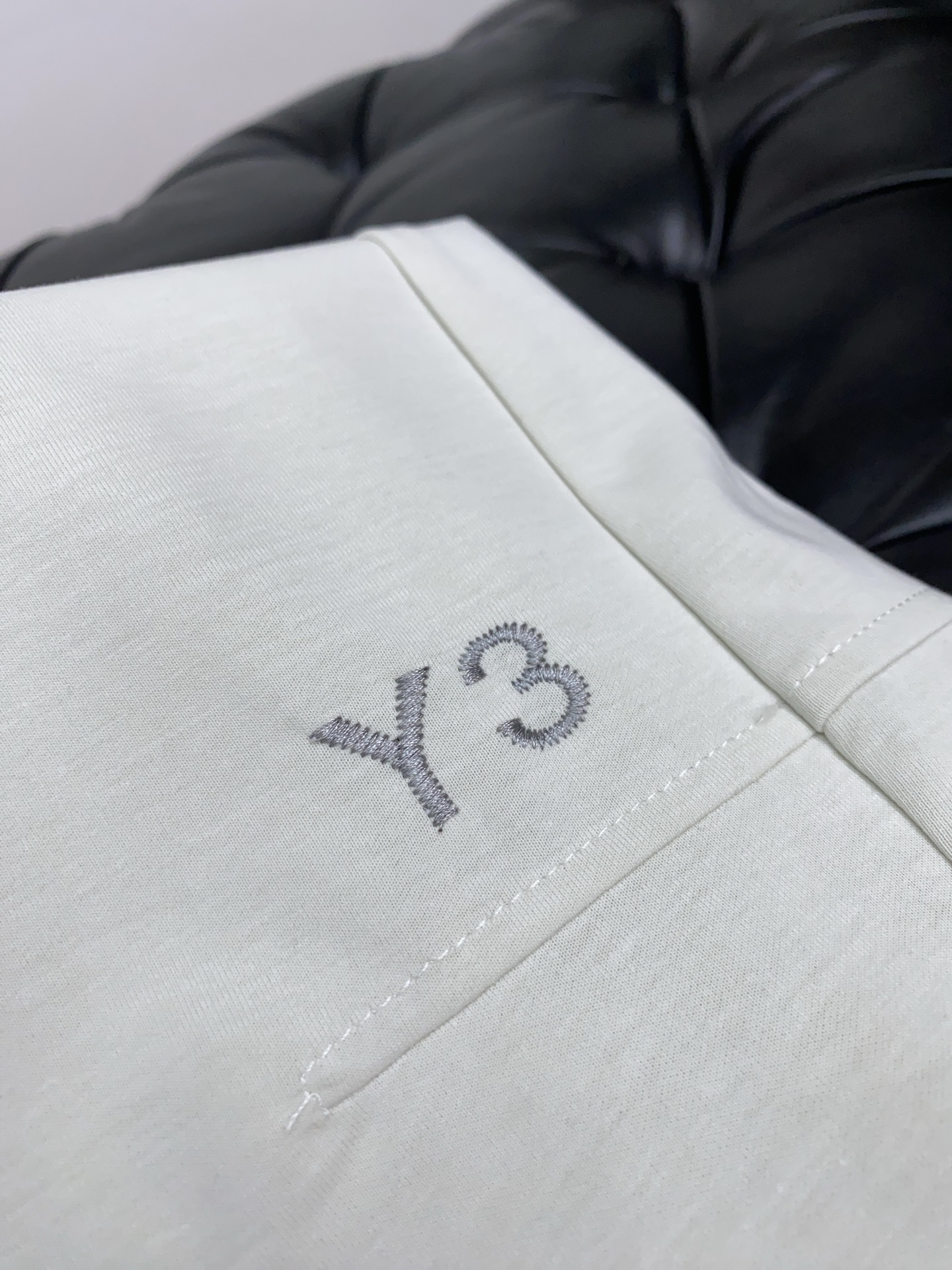 “High-Quality Fashion Rants: P686 Y-3 Advanced Orders for Super-Stylish Tops” - 图片 4