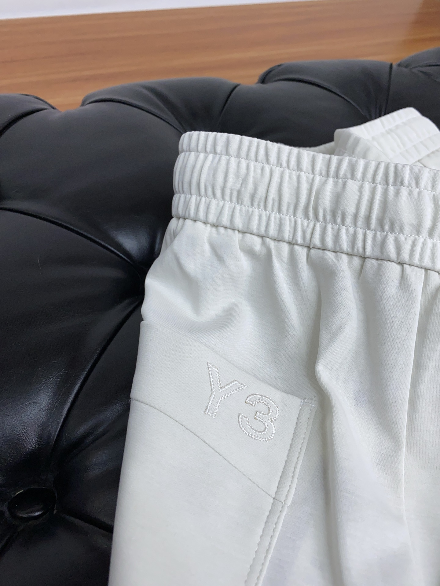 “High-Quality Fashion Rants: P686 Y-3 Advanced Orders for Super-Stylish Tops” - 图片 5