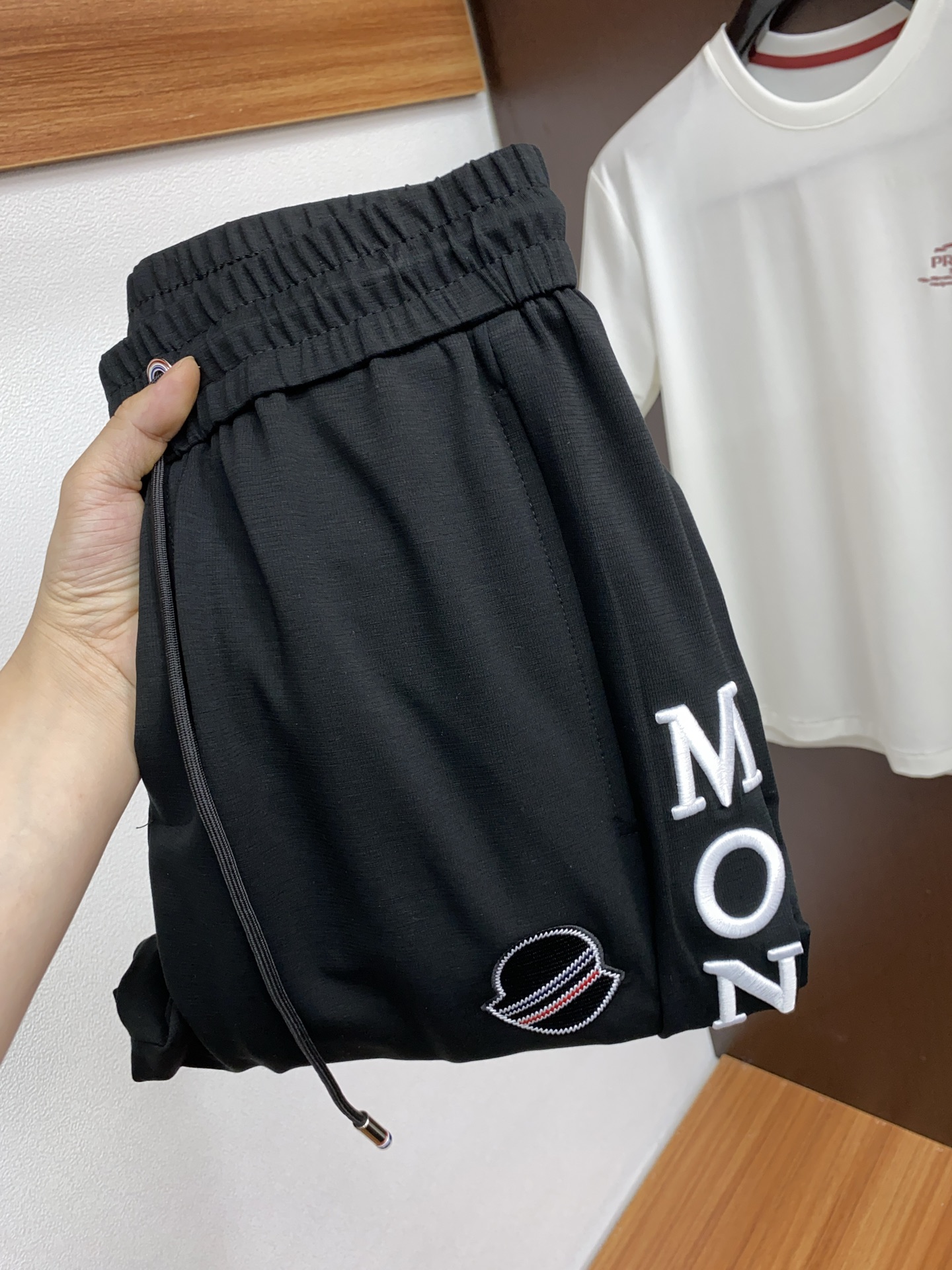 NO:131903,The new counter products are launched simultaneously. The original customized high-quality fashionable casual pants are super versatile. Exclusive customized fabrics, delicate and soft, close and comfortable, and super stylish on the upper body! The latest hardware and accessories of the original custom counter. Super beautiful style, long legs on the upper body, impeccable inner and line, you can attend any occasion, code number M-4xL, Moncler, alexander wang19860909蒙口 专柜新品同步上市.原单订制高品质时尚休闲裤.超级百搭款.独家定制面料,手感细腻柔软,贴身舒适,上身超有型！原版定制专柜最新五金辅料.超靓版型、上身显腿修长,內里,走线都无可挑剔,任何场合都可出席,码数 M-4xL,,Moncler,alexander wang,Men's clothing