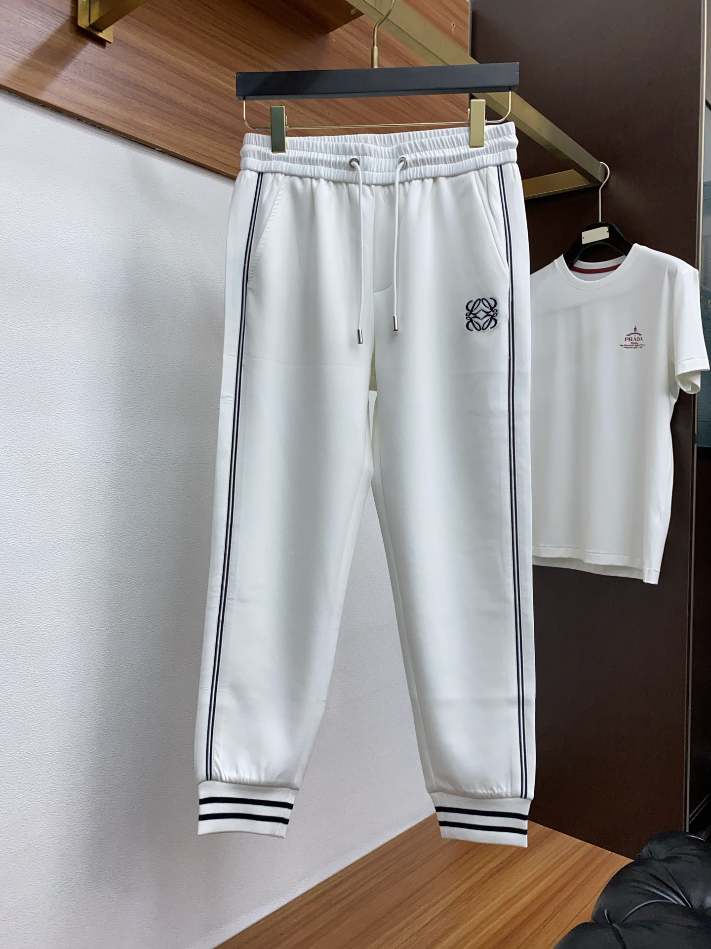 “High-Quality Fashion Pants & Custom Cabinets: Rowyway’s Latest Products Unveiled” - 图片 2