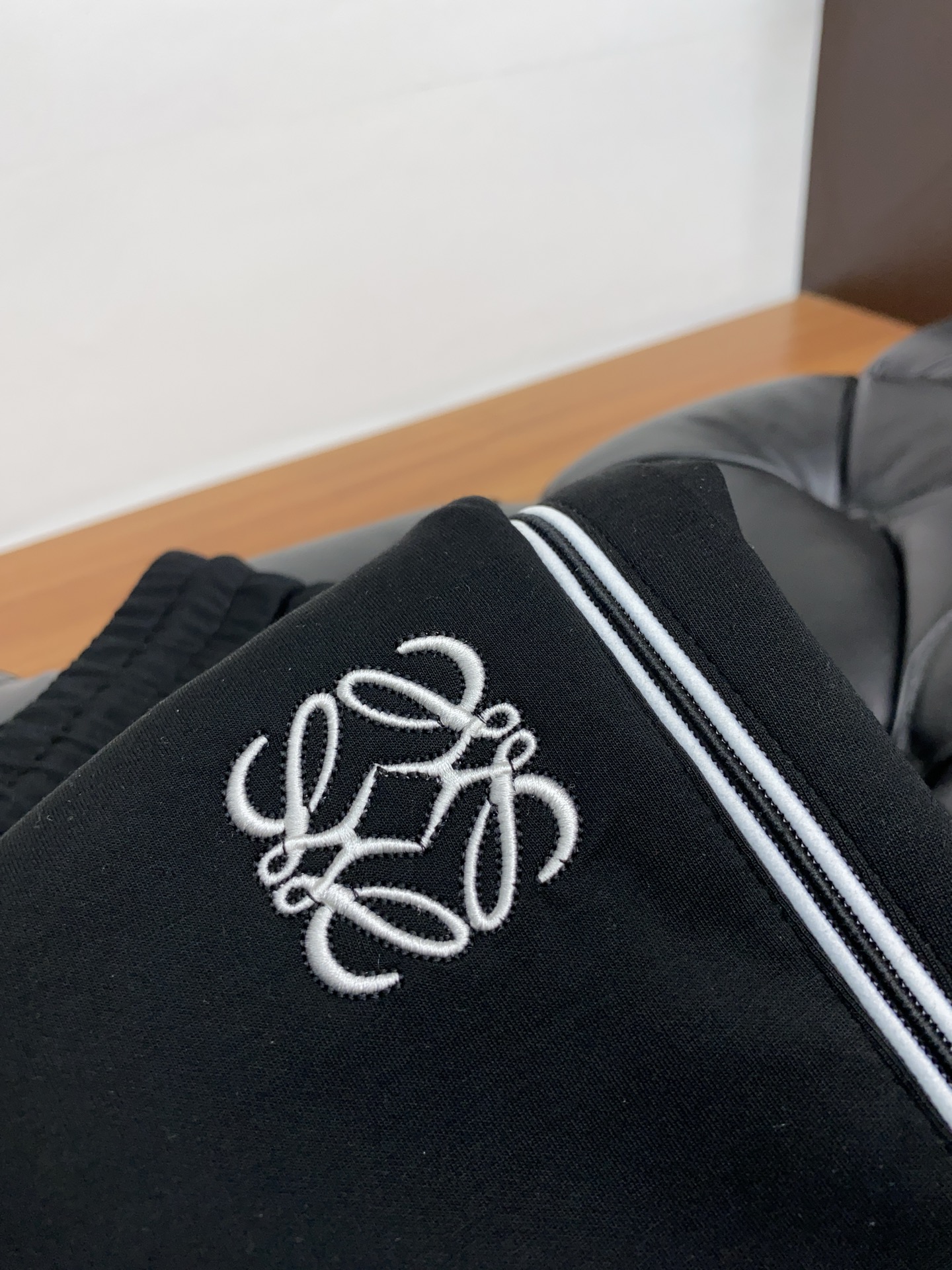 “New High-Quality Fashion Leisure Pants and Custom Cabinets with Latest Hardware” - 图片 4