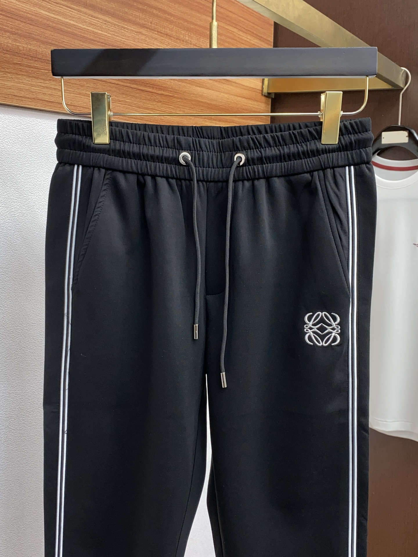“New High-Quality Fashion Leisure Pants and Custom Cabinets with Latest Hardware” - 图片 3