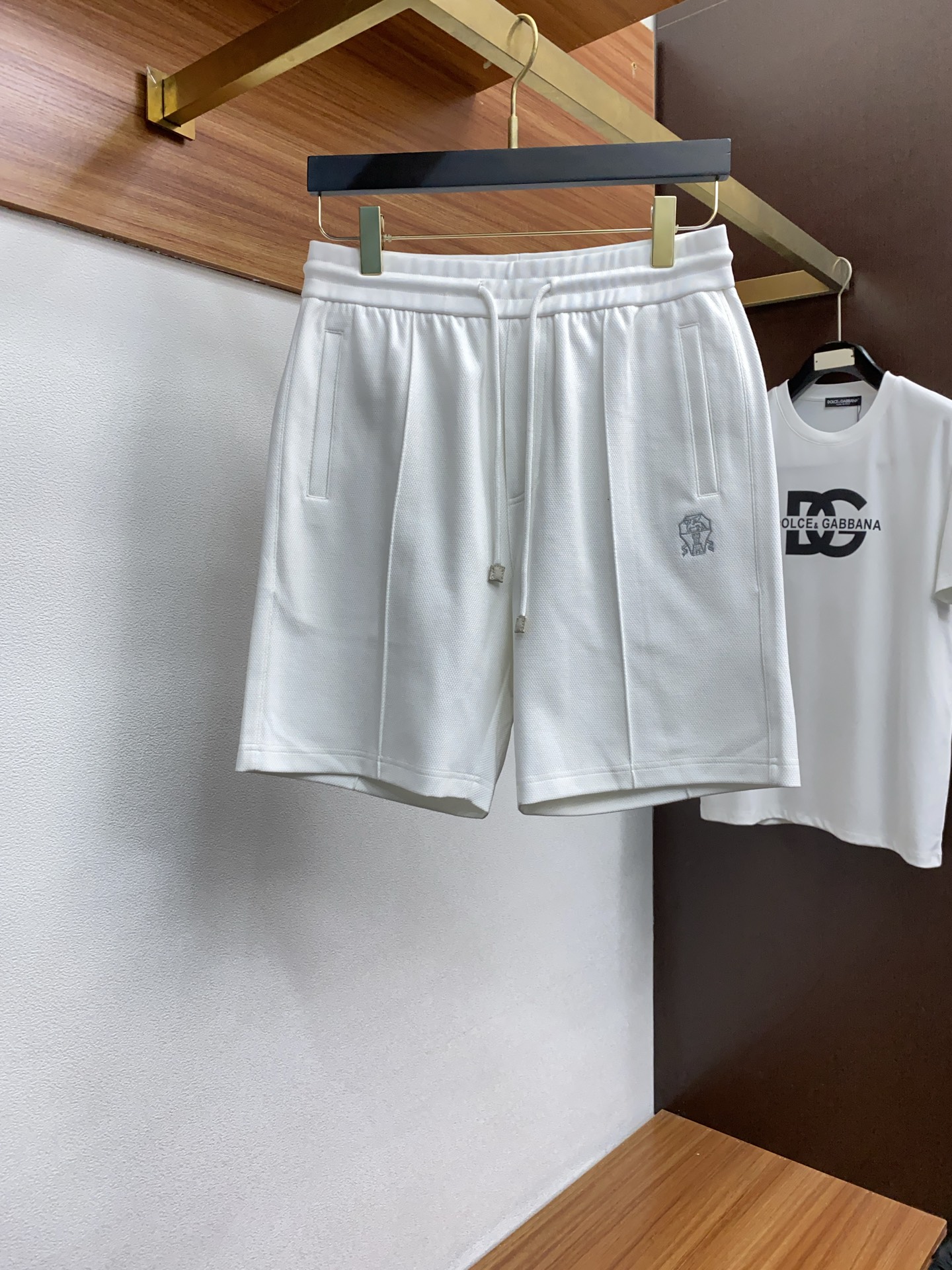 NO:122028,BC 2025 spring and summer new style, the latest casual shorts. The original pants are casual and versatile, casual and lazy, high-end custom imported fabrics, customized craftsmanship, and full of comfort. High-end and atmospheric, does the summer taste have? First choice. Number of numbers M1 XXXL, shorts, alexander wang19860909BC 2025春夏季新款,最新休闲短裤.原版裤型上身休闲百搭、随性慵懒范,高级定制进口面料,订制工艺 舒适感爆棚.高端大气,夏天的味道有没有,首选 .码数M一XXXL,,shorts,alexander wang,Men's clothing