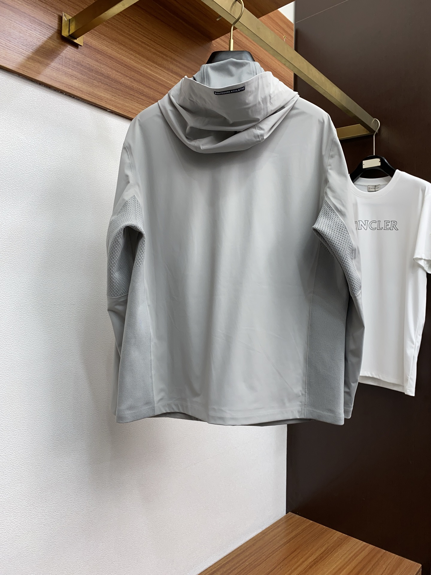 P986 FW Men’s Hooded Jackets 2025: Italian Style with Outdoor Functionality, Personal & Elegant. - 图片 9