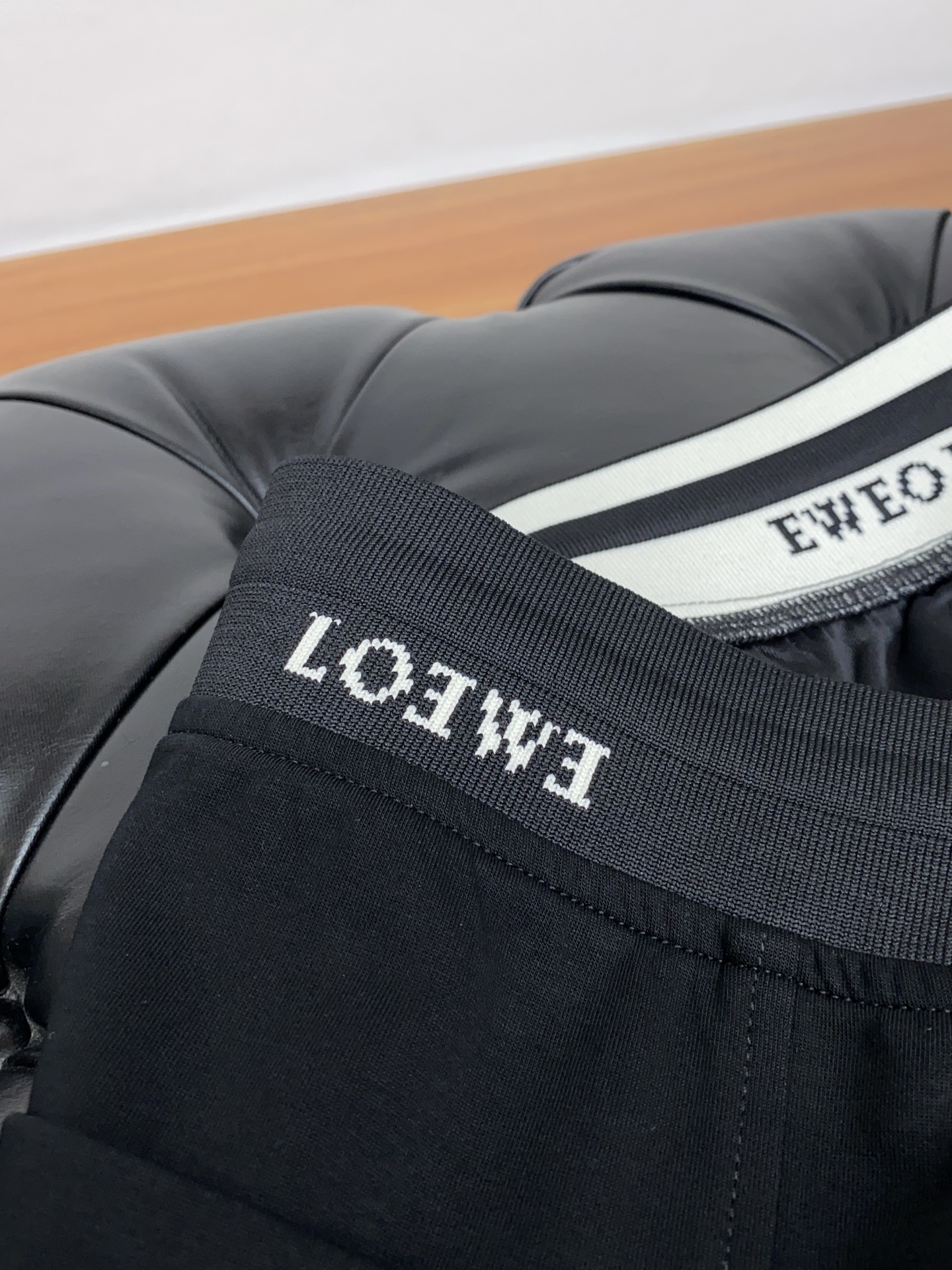 “2025 Lowyway Leisure Pants: High-End Custom Fabric, Fashionable Business Style” - 图片 5