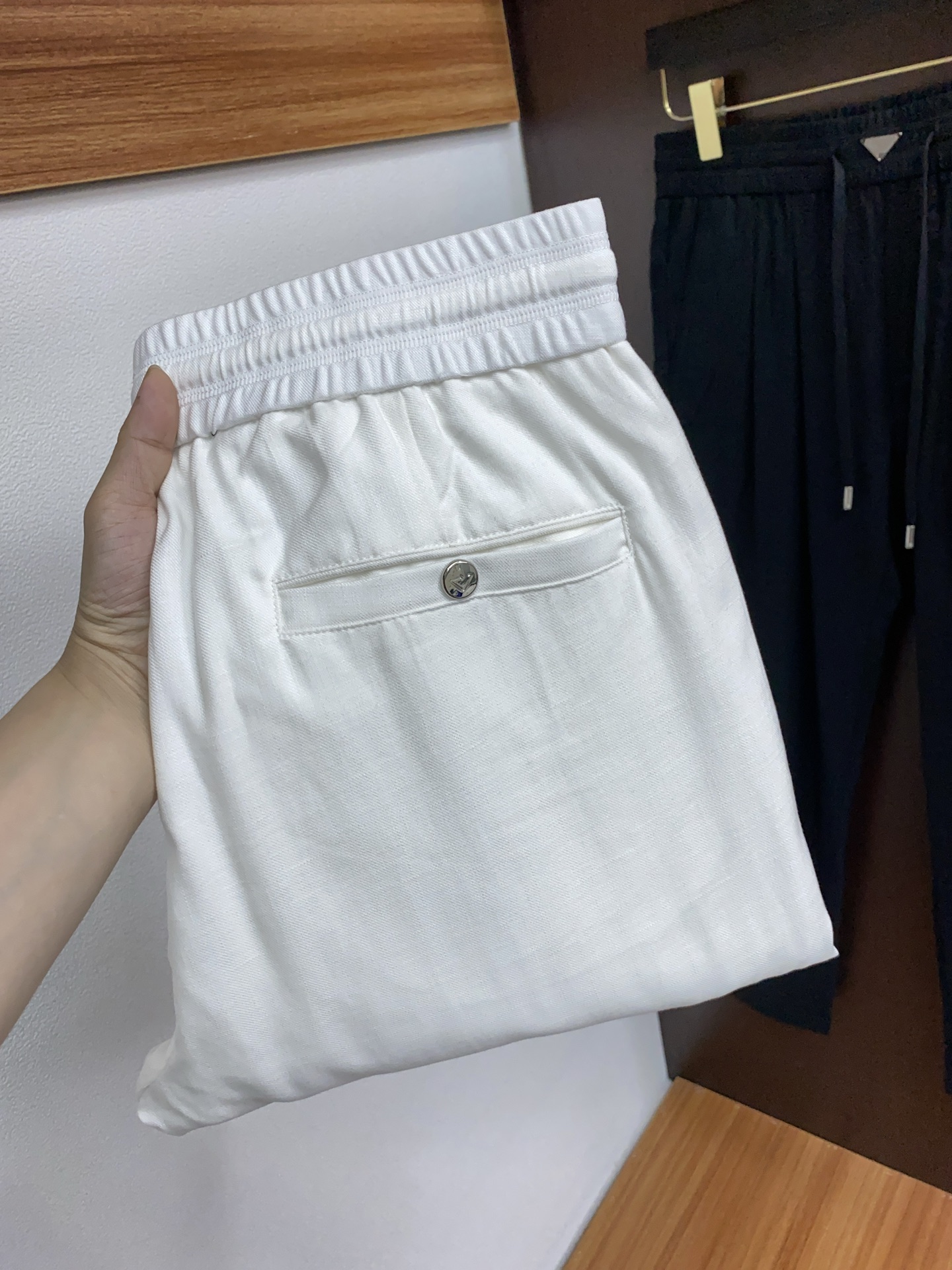 NO:448424,New in summer, high-order light luxury casual, Tennis fabric, non-scalding and anti-wrinkle # white, Size: -,,alexander wang19860909夏季上新 高订轻奢休闲 天丝面料 免烫抗皱 # 白色 码数: -,,alexander wang,Men's clothing