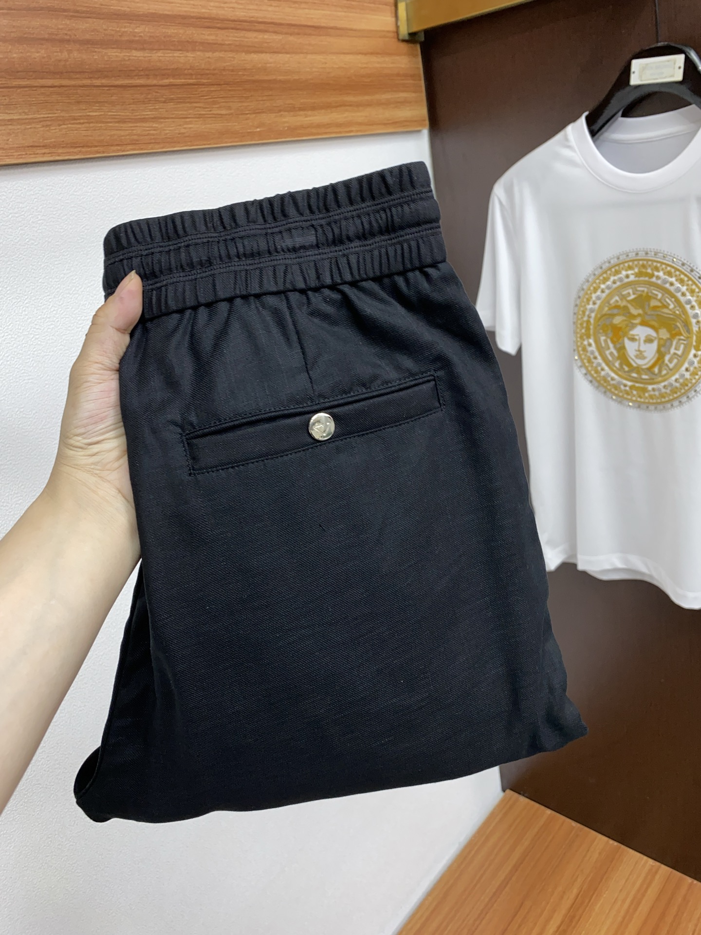 NO:448431,New in summer, high-order light luxury casual, Tennis fabric, non-scalding and anti-wrinkle # black, Size: -,,alexander wang19860909夏季上新 高订轻奢休闲 天丝面料 免烫抗皱 # 黑色 码数: -,,alexander wang,Men's clothing