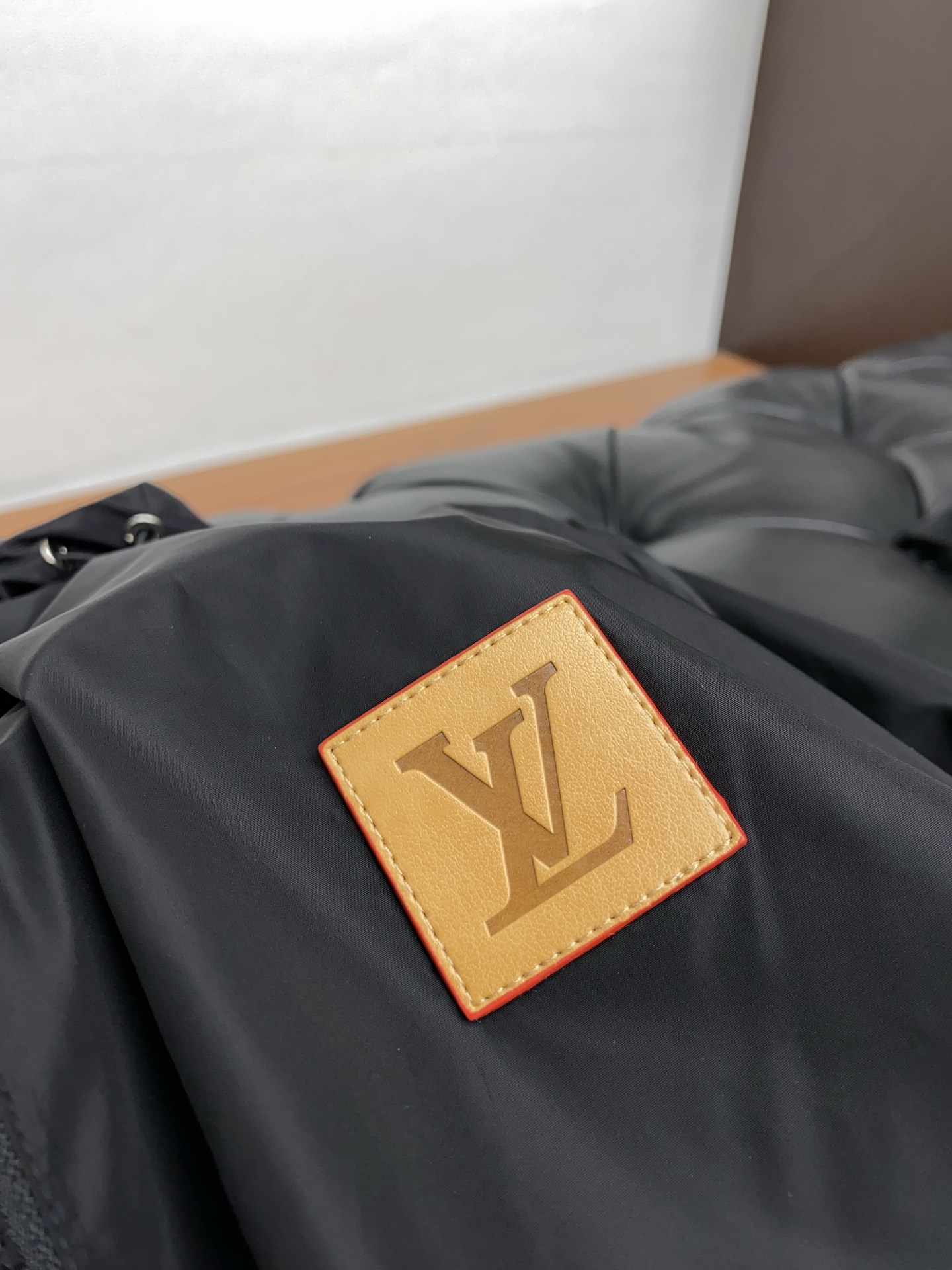 Louis Vuitton 2025 FW Men’s Hooded Jackets: Fashionable, Versatile, and Timeless Styles - 图片 6